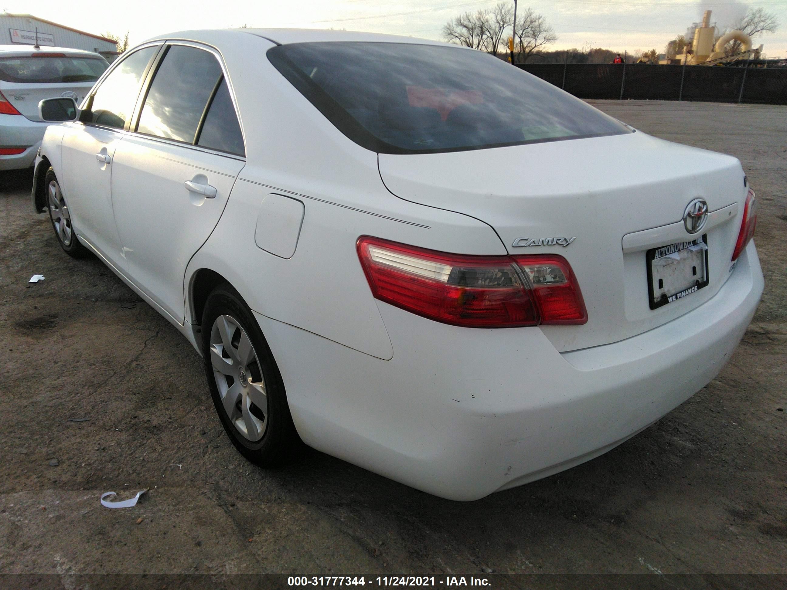 Photo 2 VIN: 4T1BE46K27U611088 - TOYOTA CAMRY 