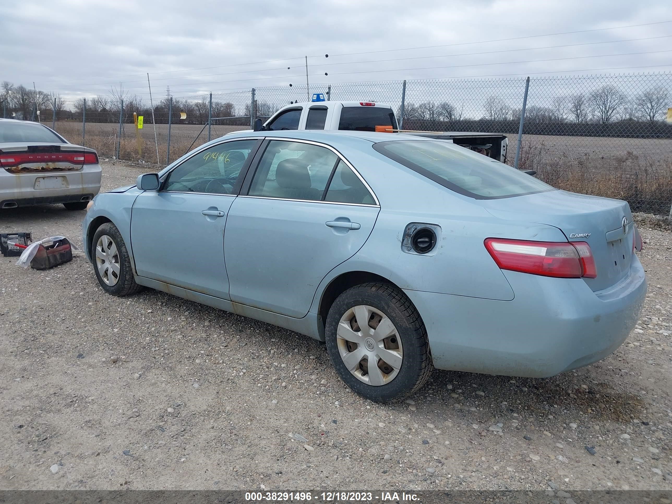 Photo 2 VIN: 4T1BE46K27U675860 - TOYOTA CAMRY 