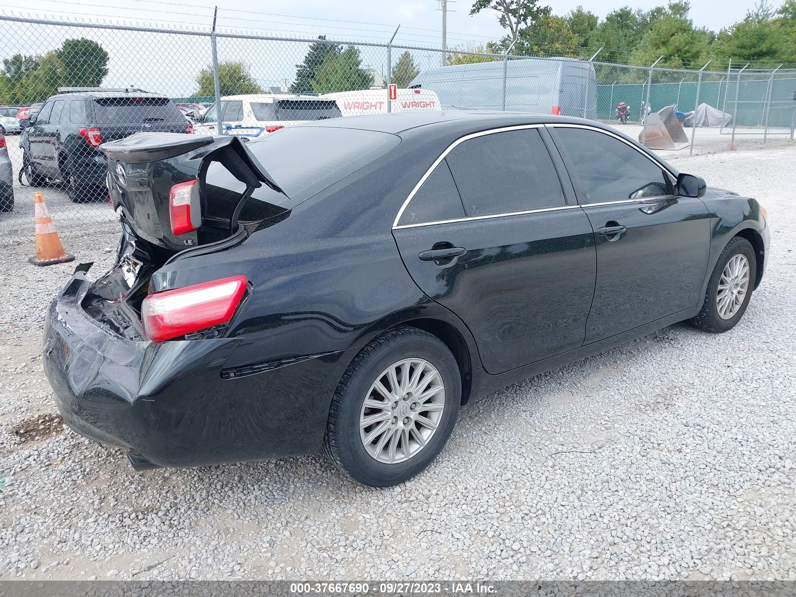 Photo 3 VIN: 4T1BE46K27U677818 - TOYOTA CAMRY 