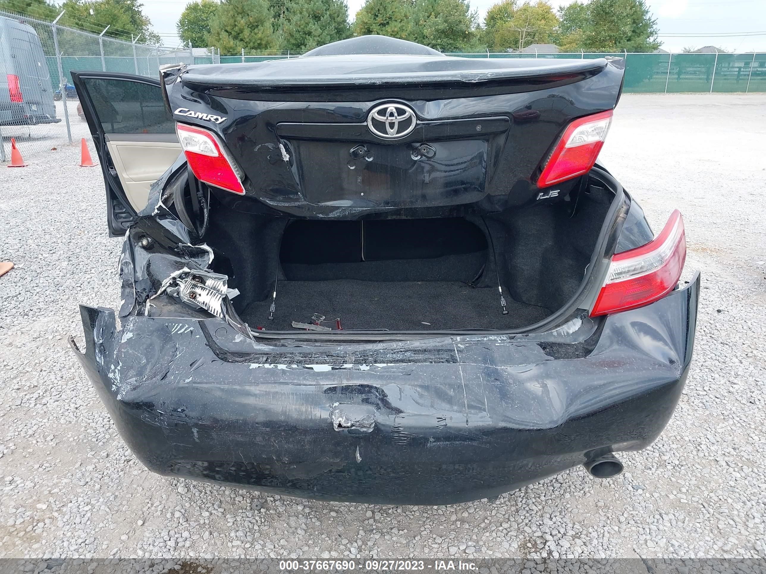 Photo 5 VIN: 4T1BE46K27U677818 - TOYOTA CAMRY 