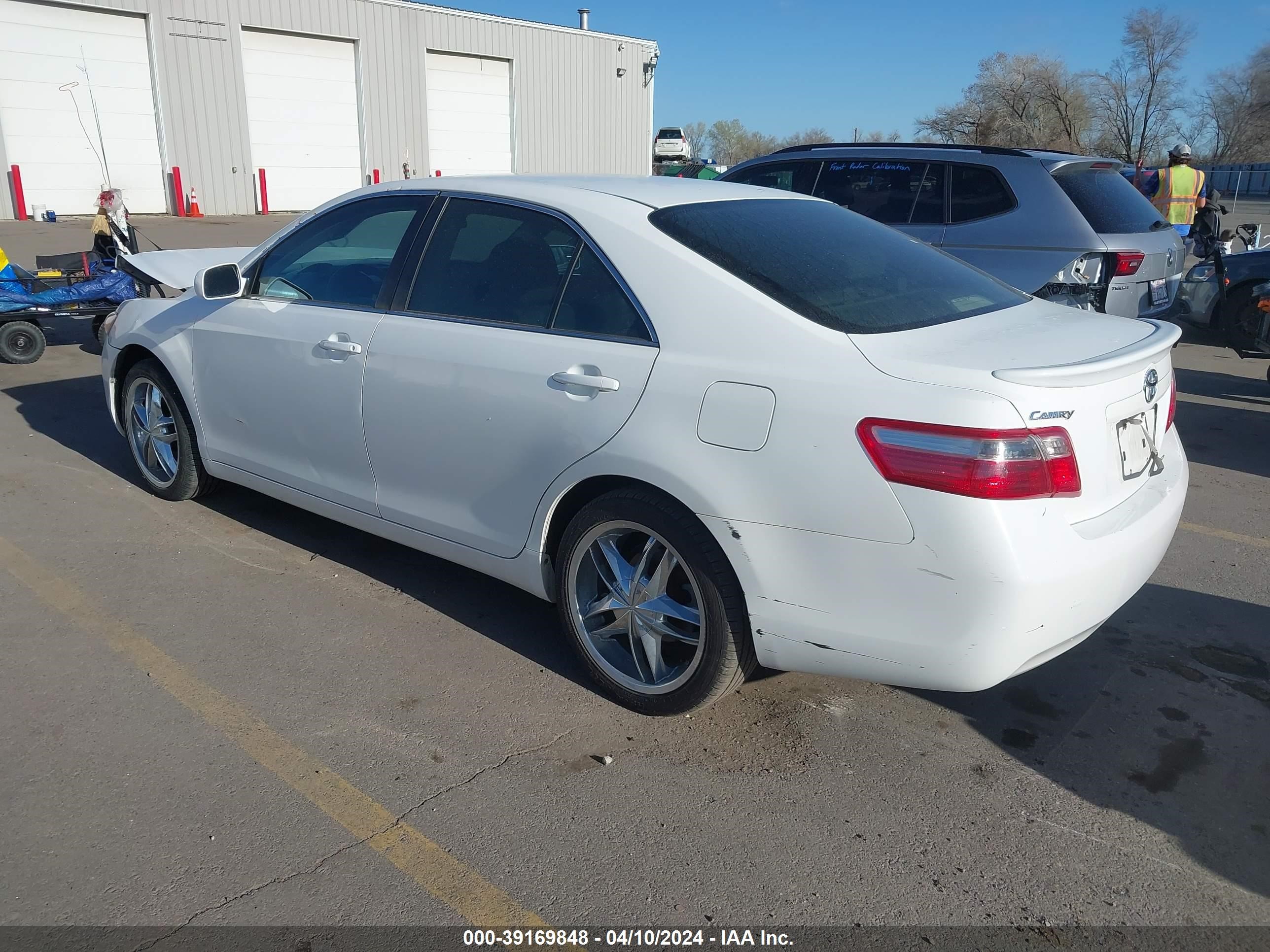 Photo 2 VIN: 4T1BE46K27U695333 - TOYOTA CAMRY 