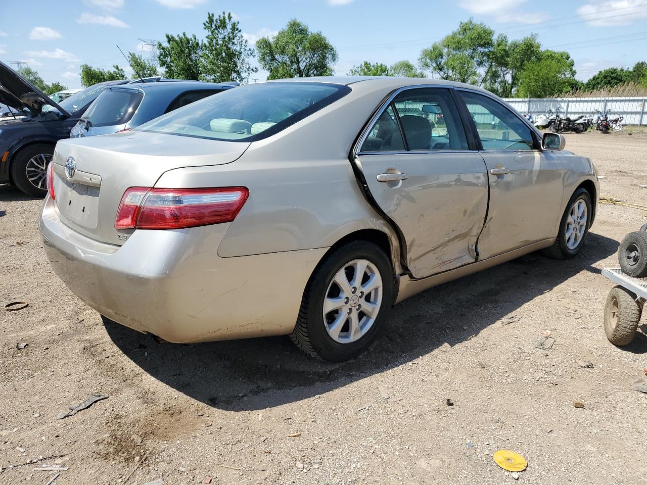 Photo 2 VIN: 4T1BE46K27U720411 - TOYOTA CAMRY 