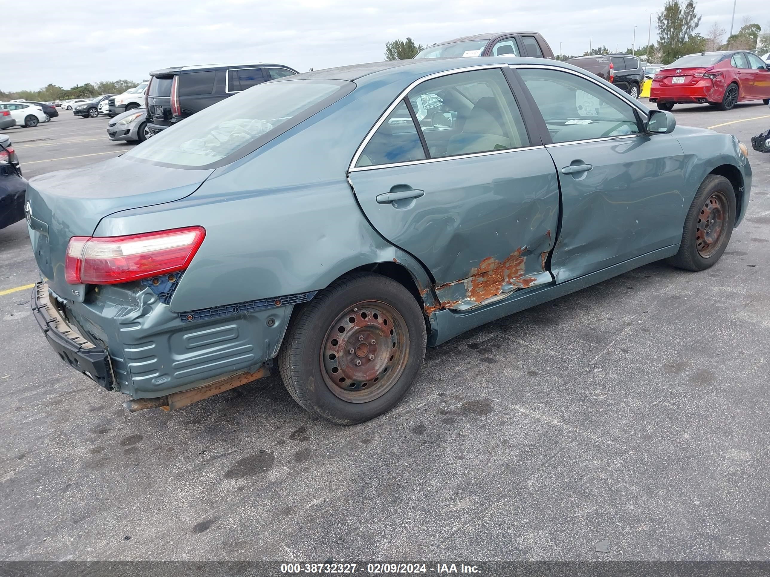 Photo 3 VIN: 4T1BE46K28U761395 - TOYOTA CAMRY 