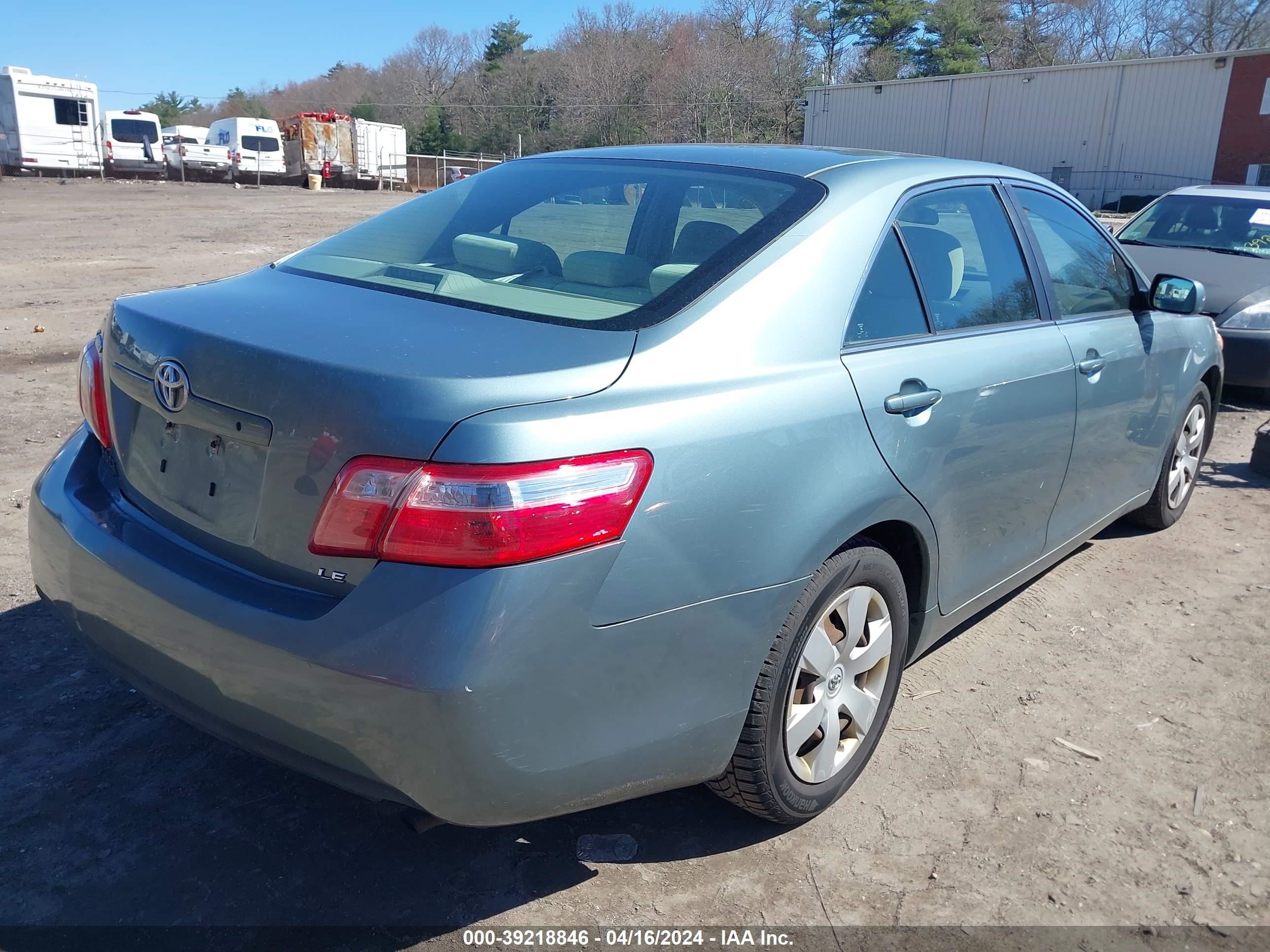 Photo 3 VIN: 4T1BE46K28U785857 - TOYOTA CAMRY 