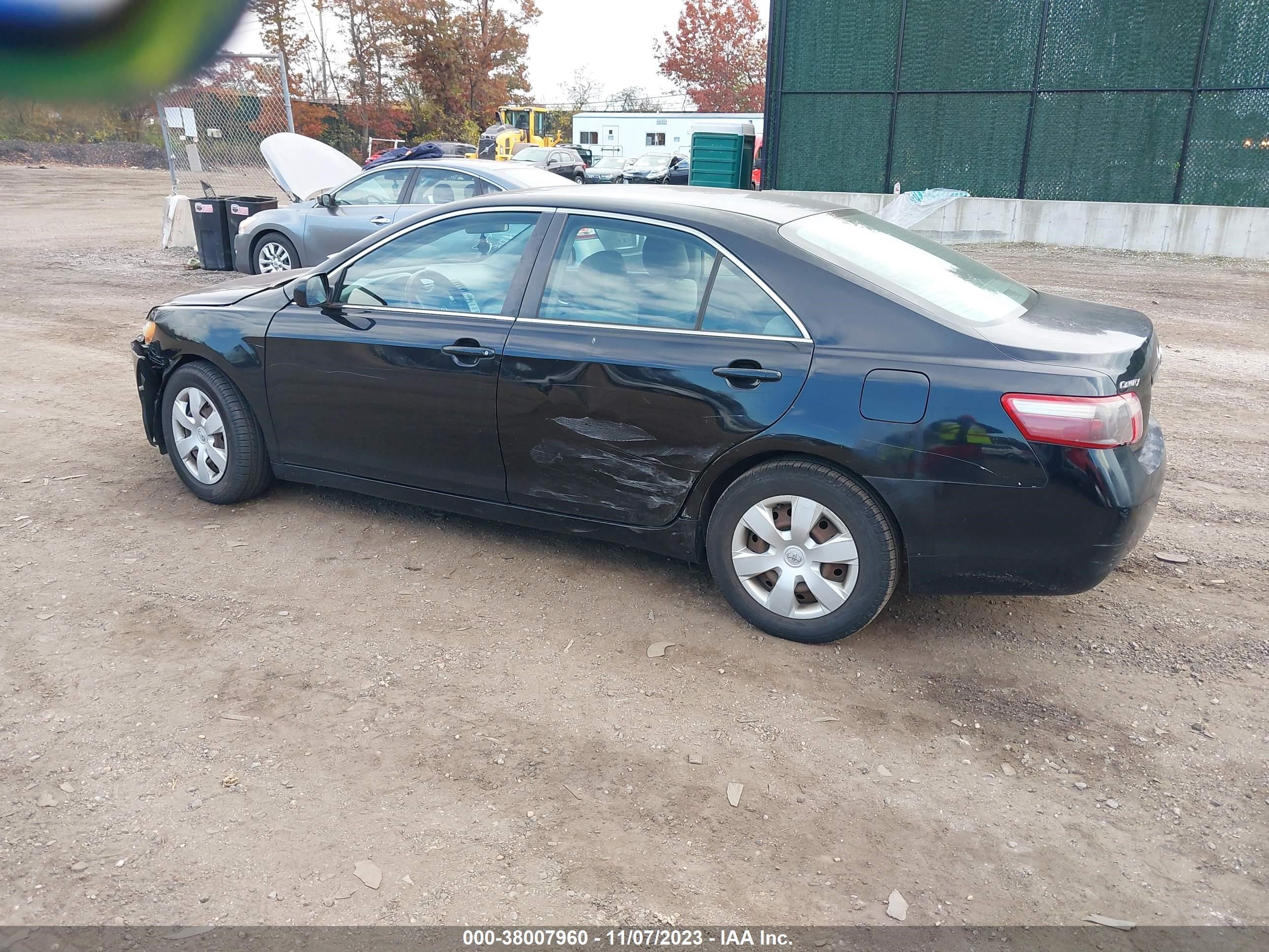 Photo 2 VIN: 4T1BE46K29U320898 - TOYOTA CAMRY 