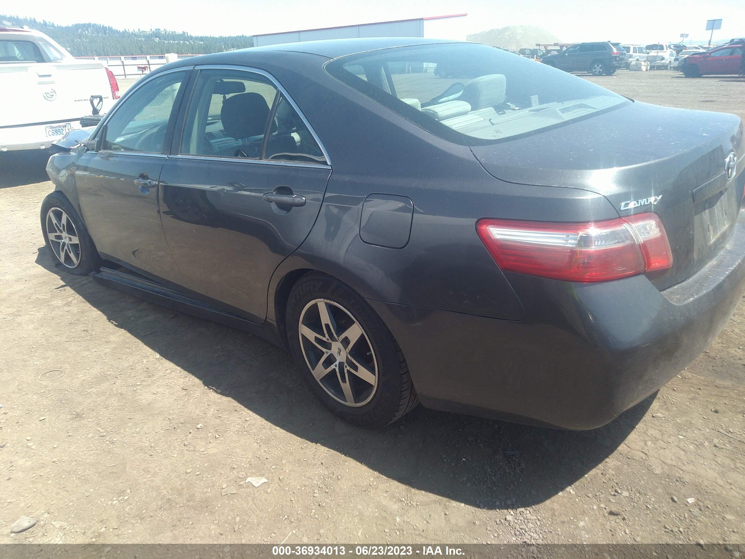 Photo 2 VIN: 4T1BE46K37U007680 - TOYOTA CAMRY 