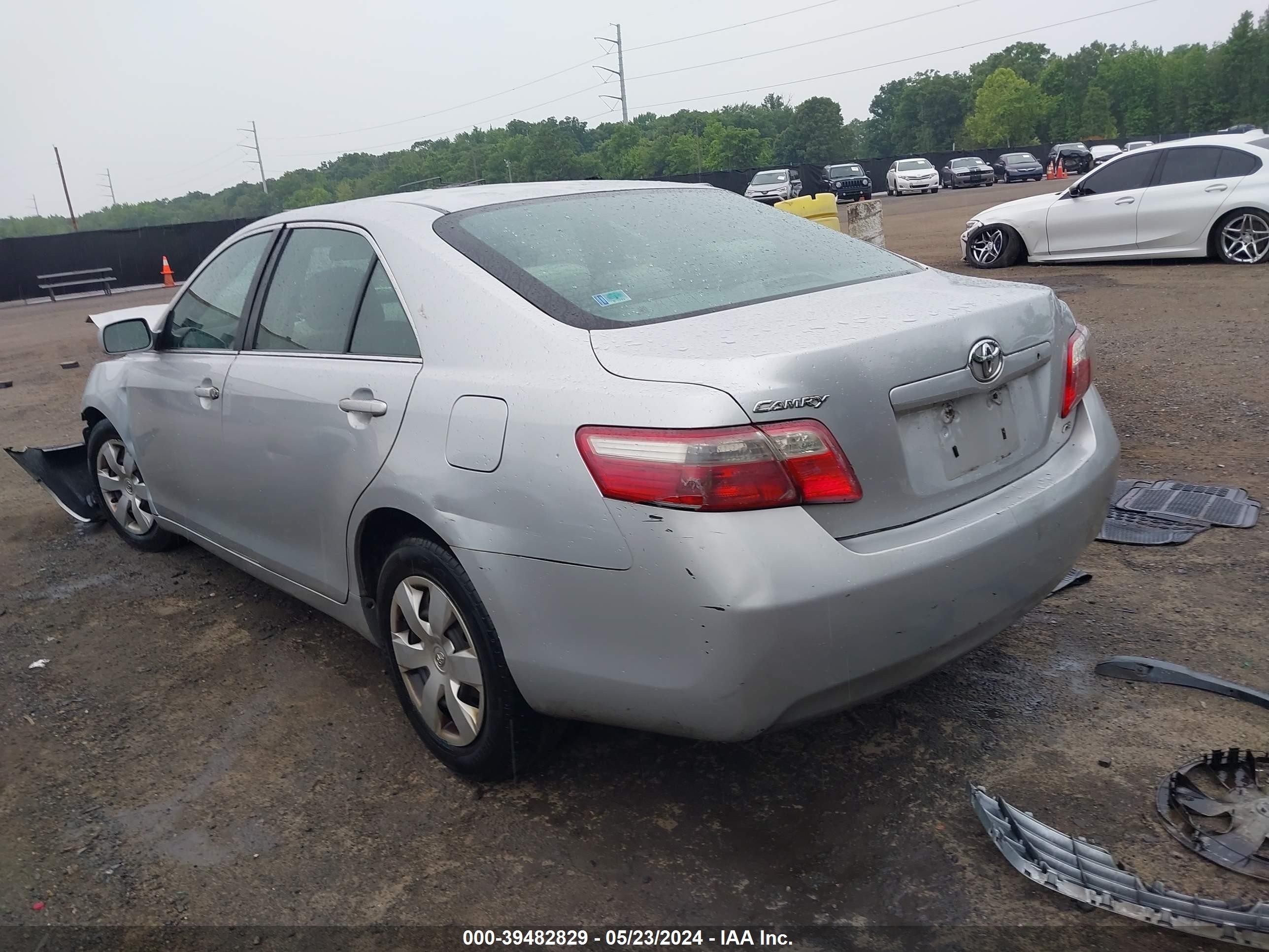 Photo 2 VIN: 4T1BE46K37U025757 - TOYOTA CAMRY 