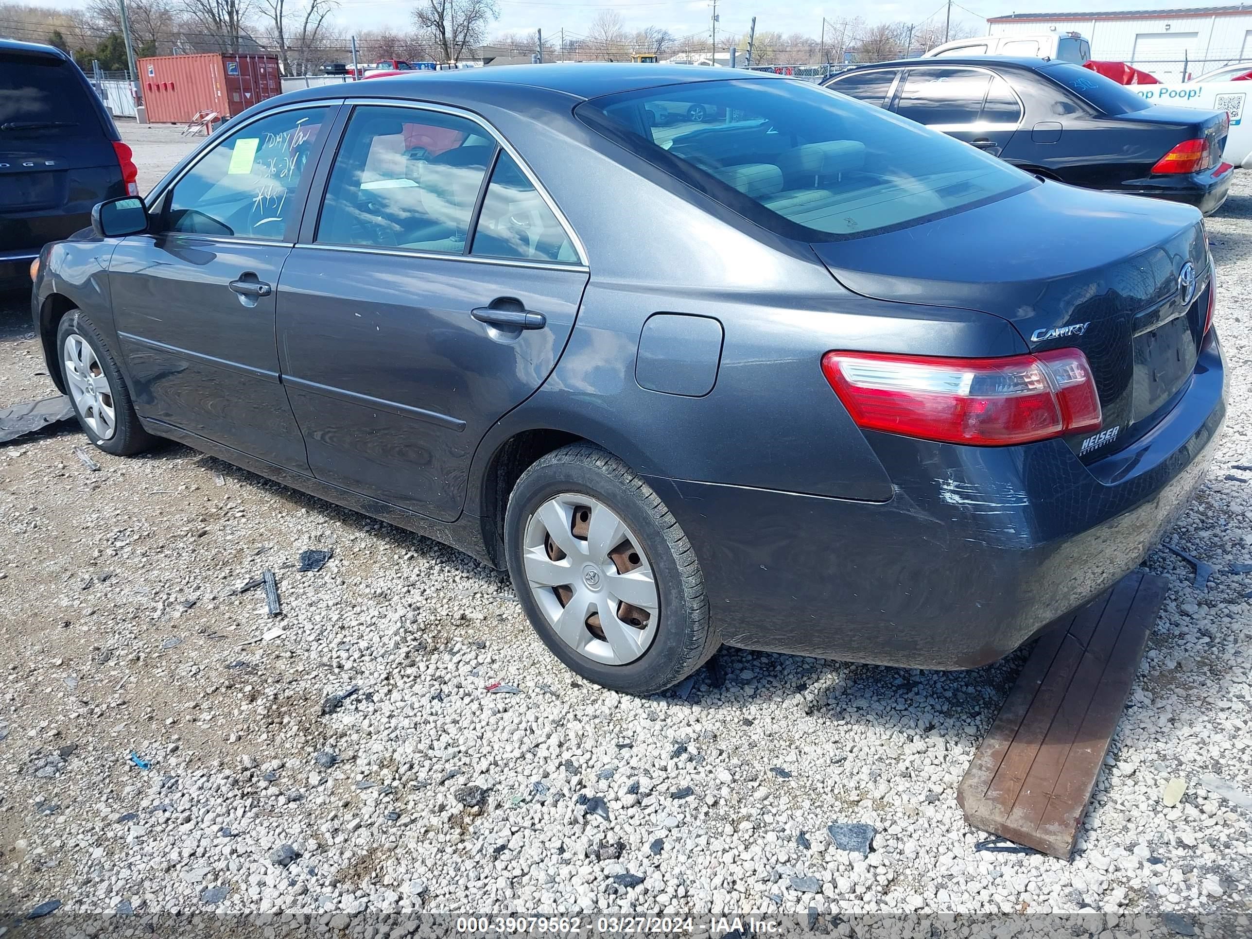 Photo 2 VIN: 4T1BE46K37U071928 - TOYOTA CAMRY 