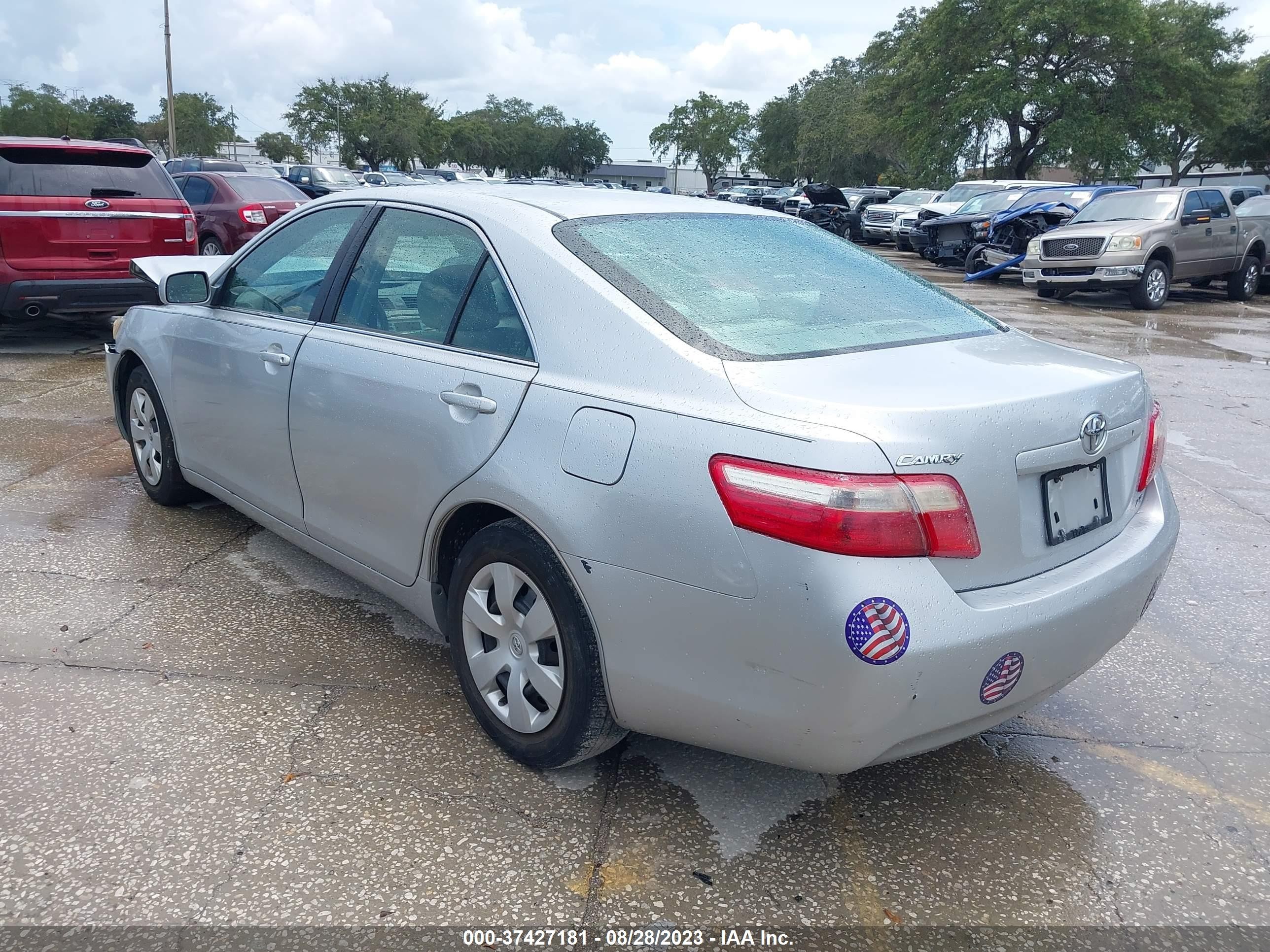 Photo 2 VIN: 4T1BE46K37U519830 - TOYOTA CAMRY 