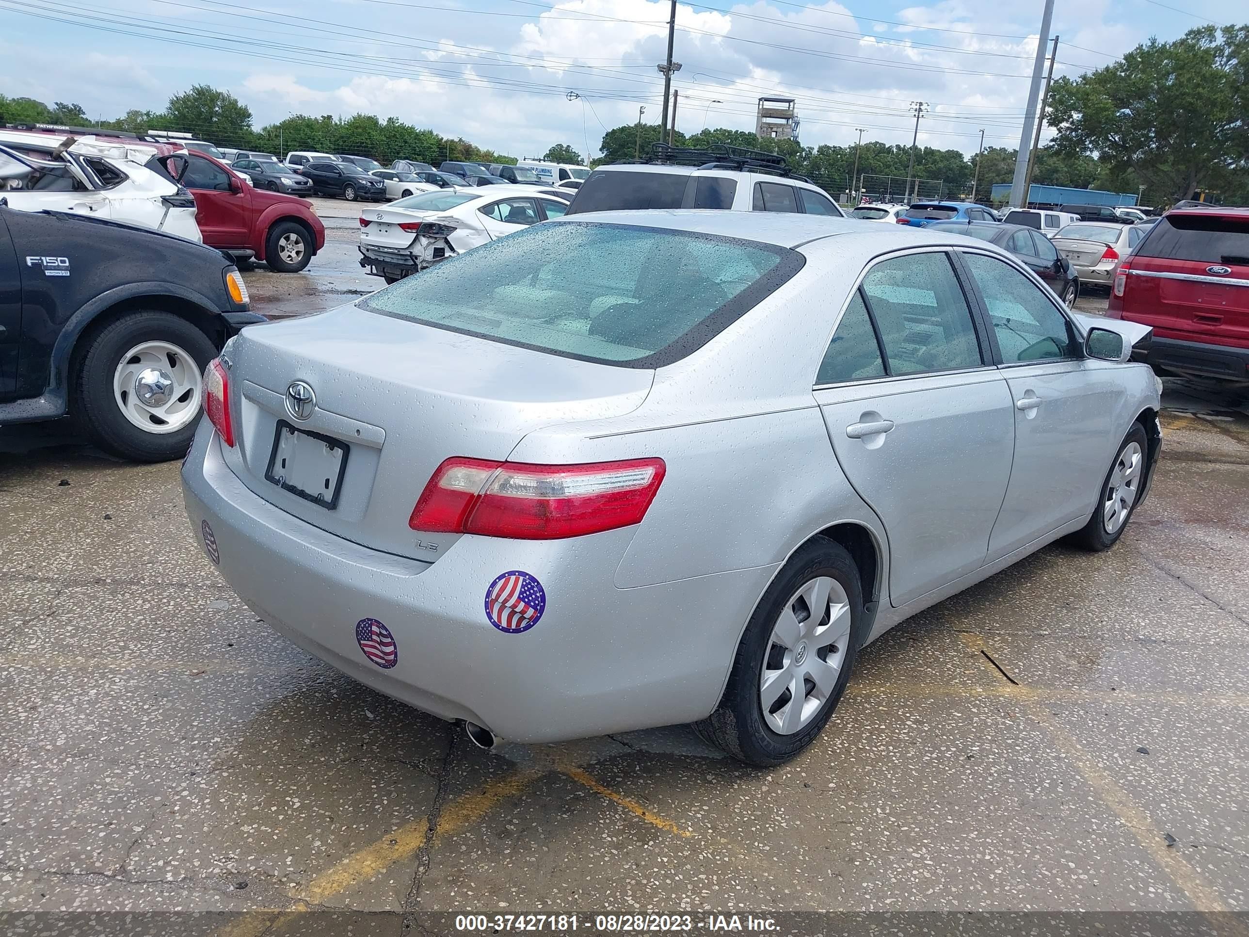 Photo 3 VIN: 4T1BE46K37U519830 - TOYOTA CAMRY 