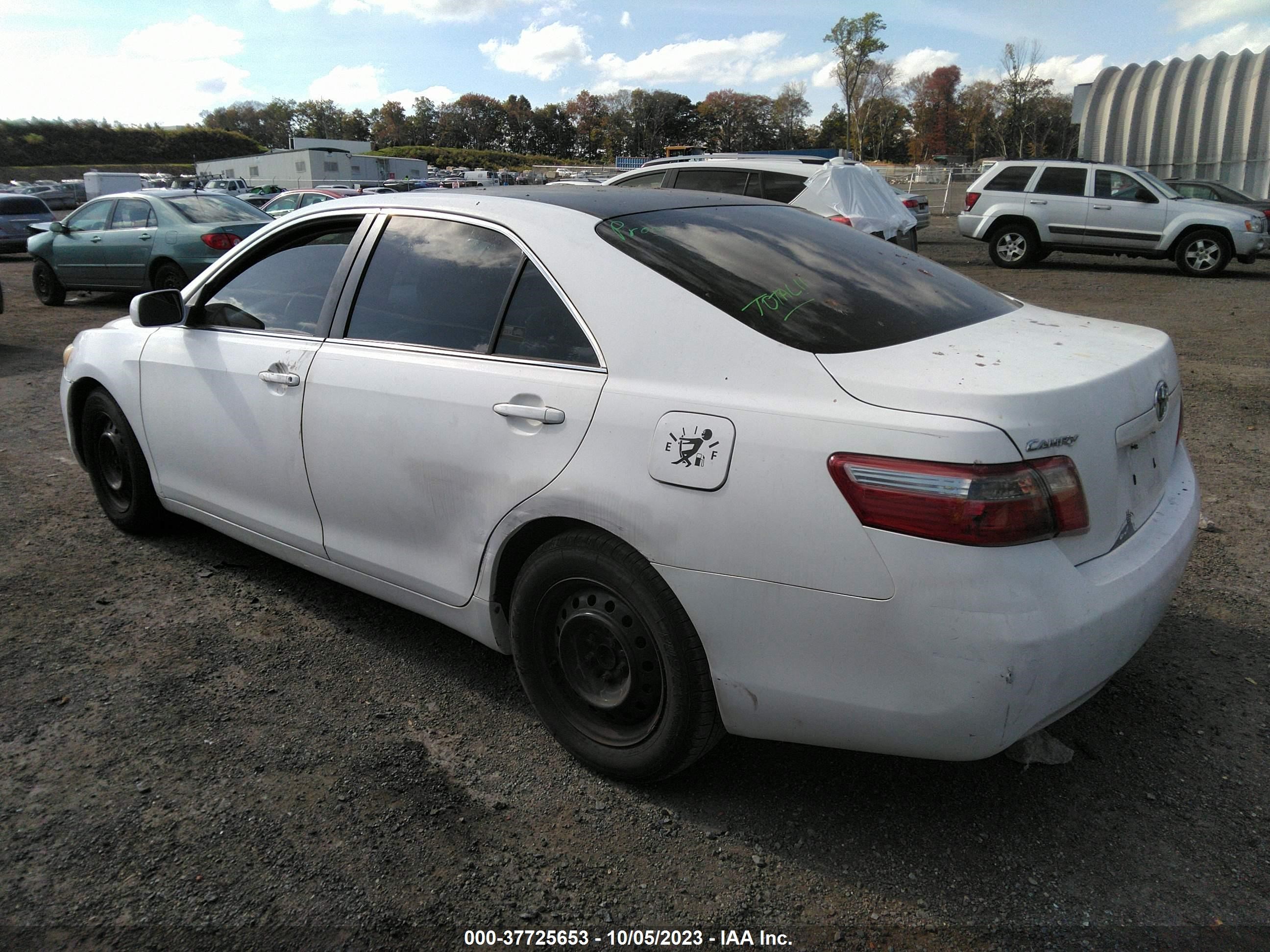 Photo 2 VIN: 4T1BE46K37U600424 - TOYOTA CAMRY 