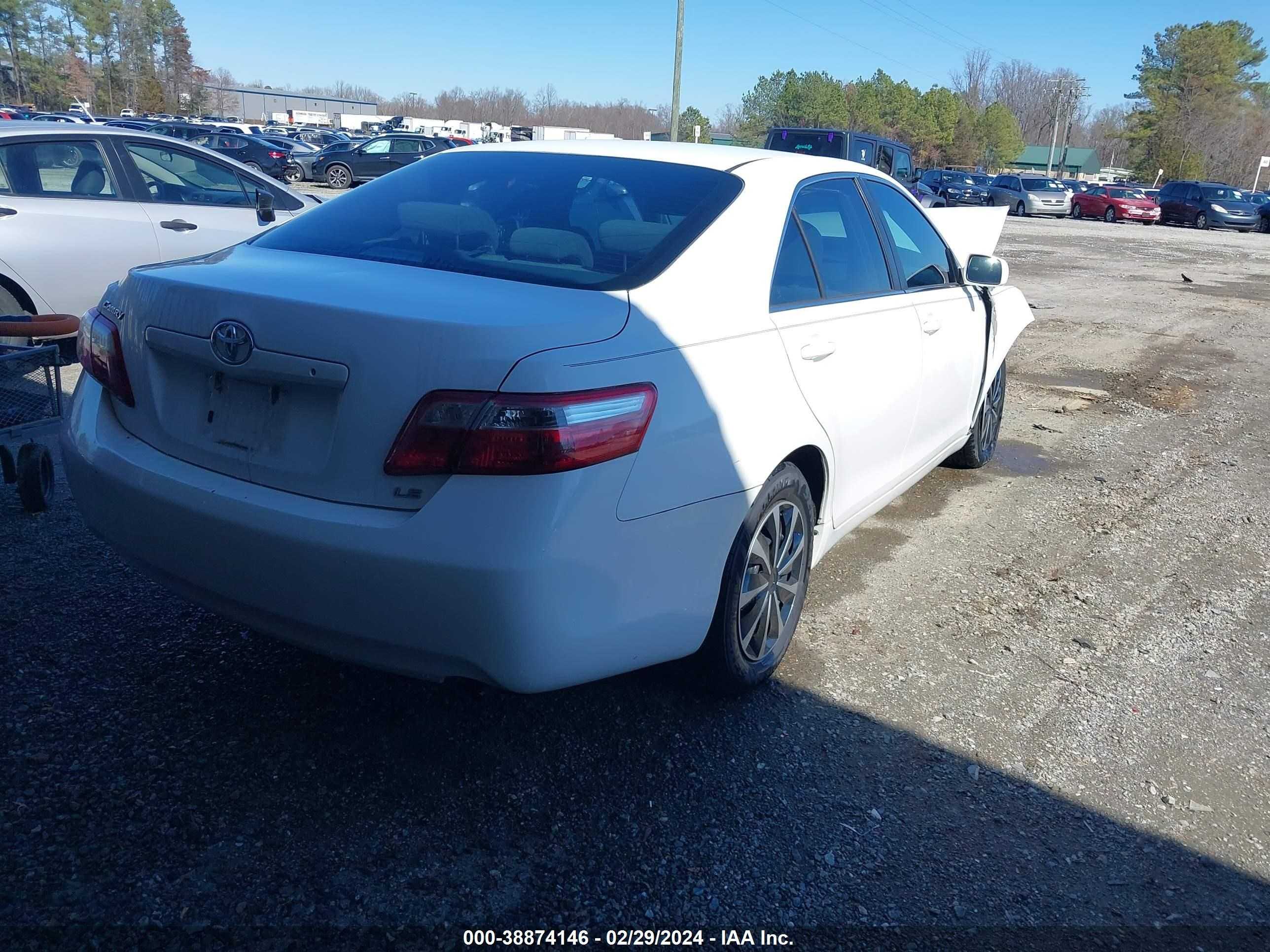 Photo 3 VIN: 4T1BE46K37U607132 - TOYOTA CAMRY 