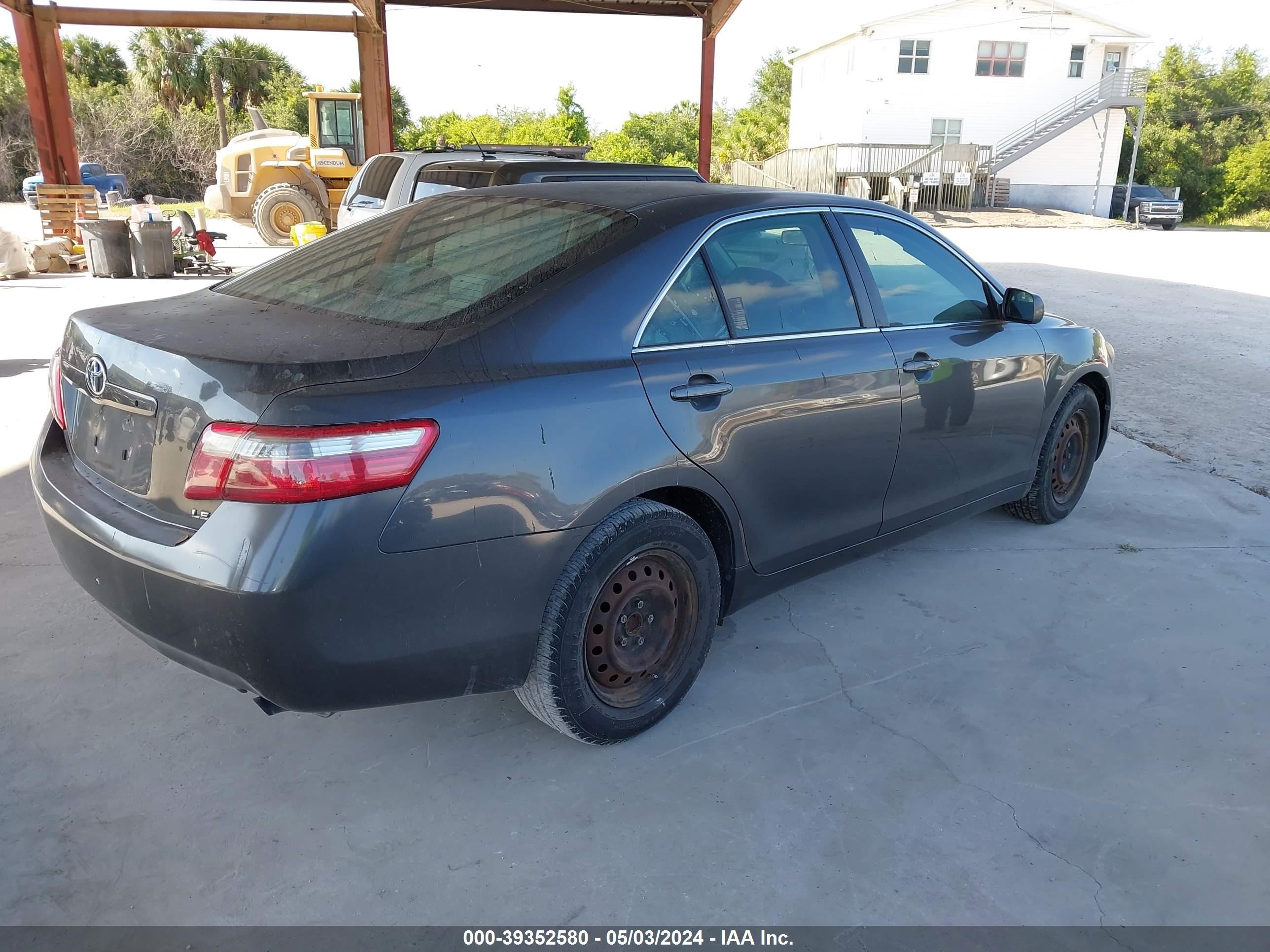 Photo 3 VIN: 4T1BE46K37U621628 - TOYOTA CAMRY 