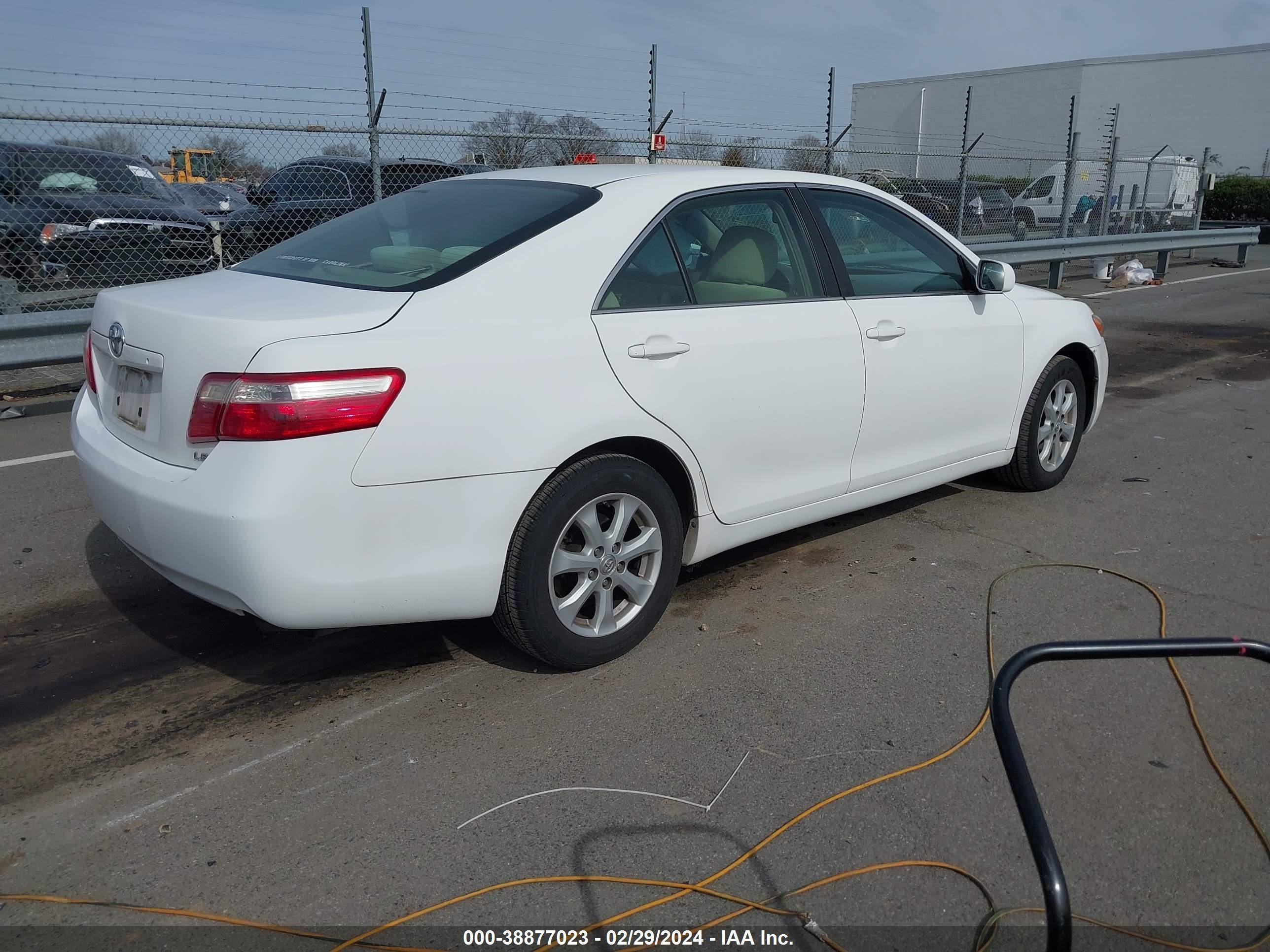 Photo 3 VIN: 4T1BE46K37U689069 - TOYOTA CAMRY 