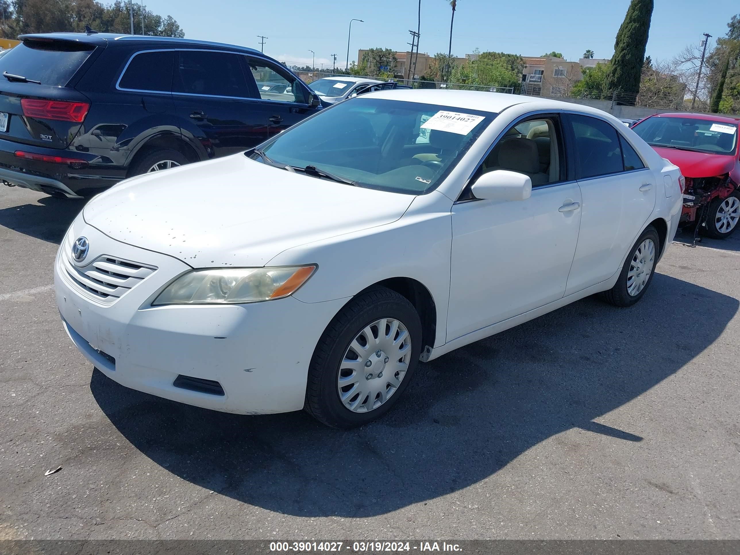 Photo 1 VIN: 4T1BE46K37U700670 - TOYOTA CAMRY 