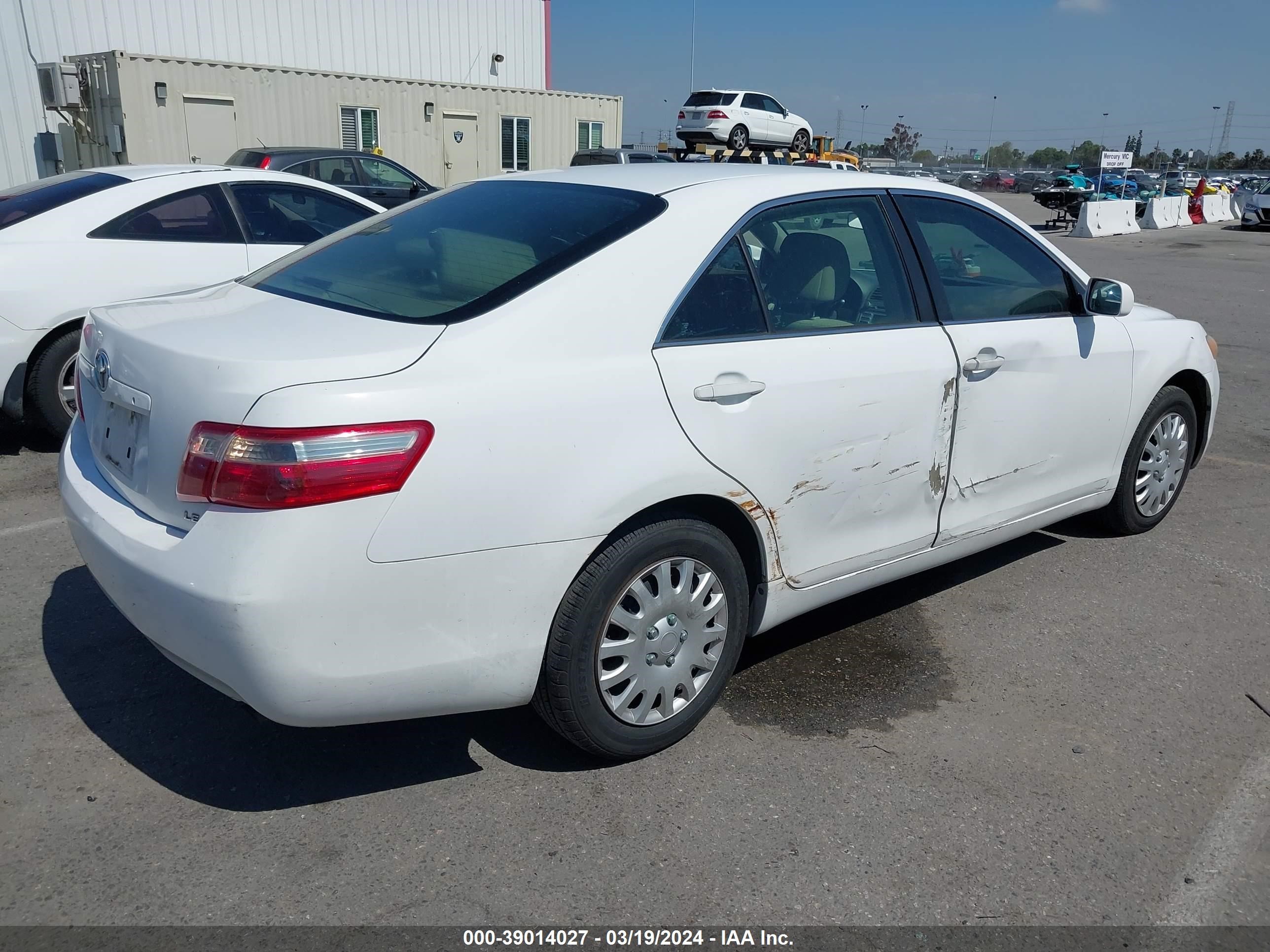 Photo 3 VIN: 4T1BE46K37U700670 - TOYOTA CAMRY 