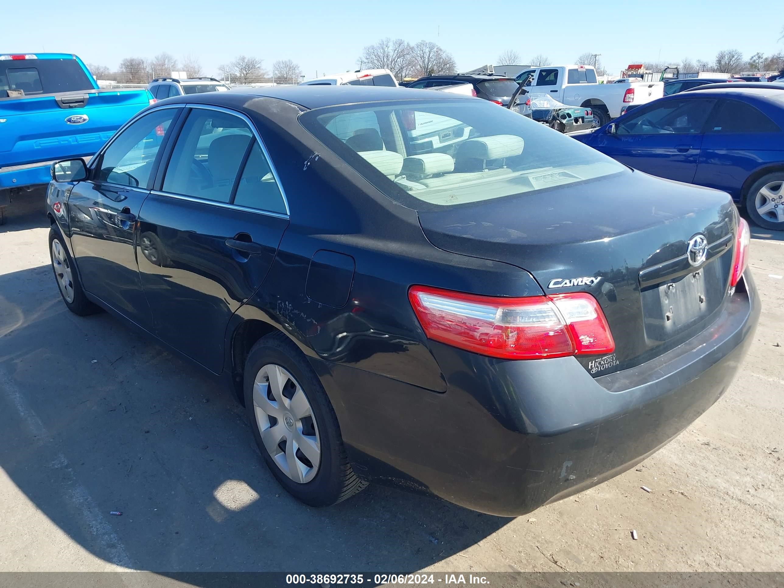 Photo 2 VIN: 4T1BE46K37U707506 - TOYOTA CAMRY 