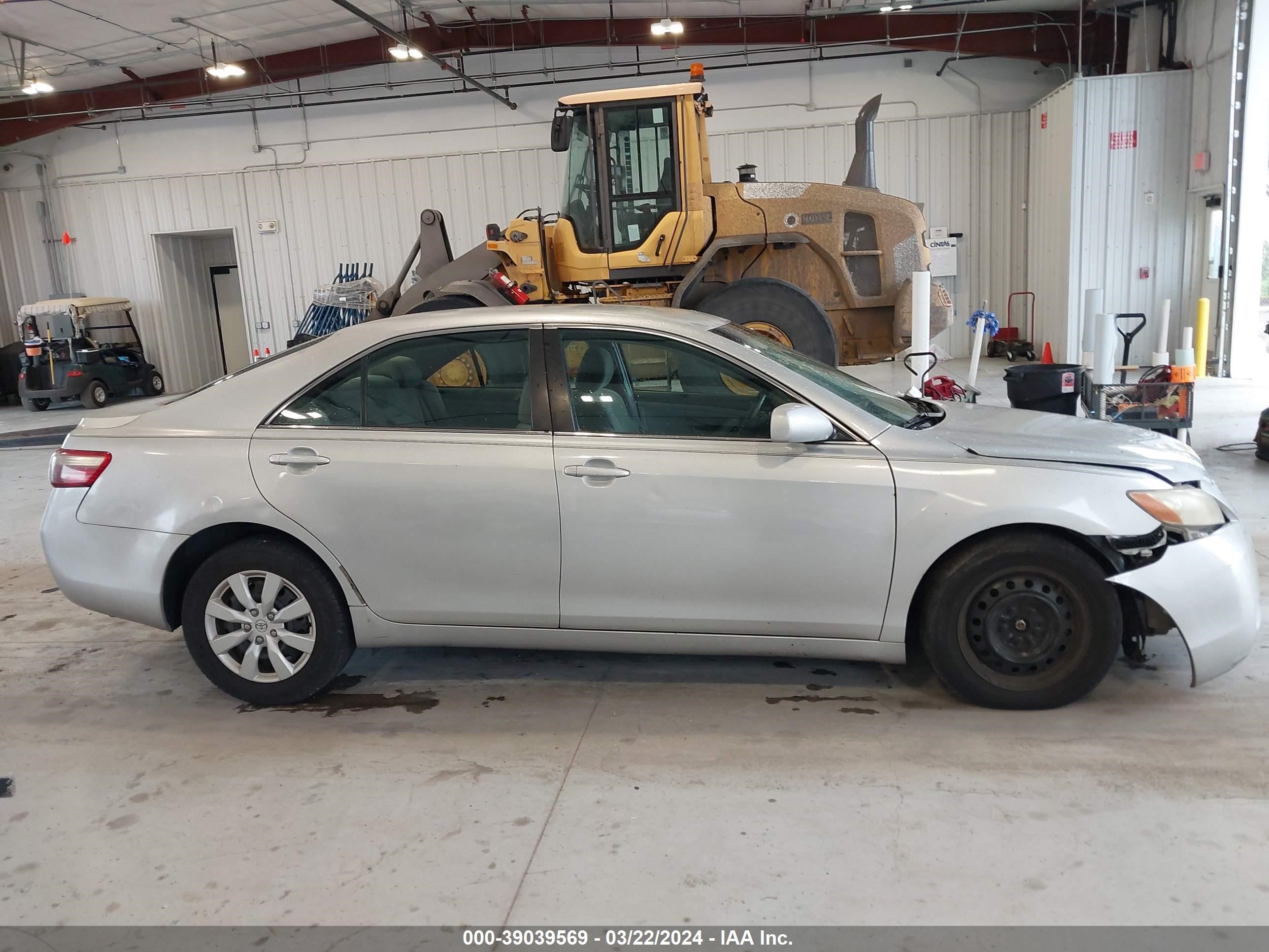 Photo 12 VIN: 4T1BE46K38U209243 - TOYOTA CAMRY 