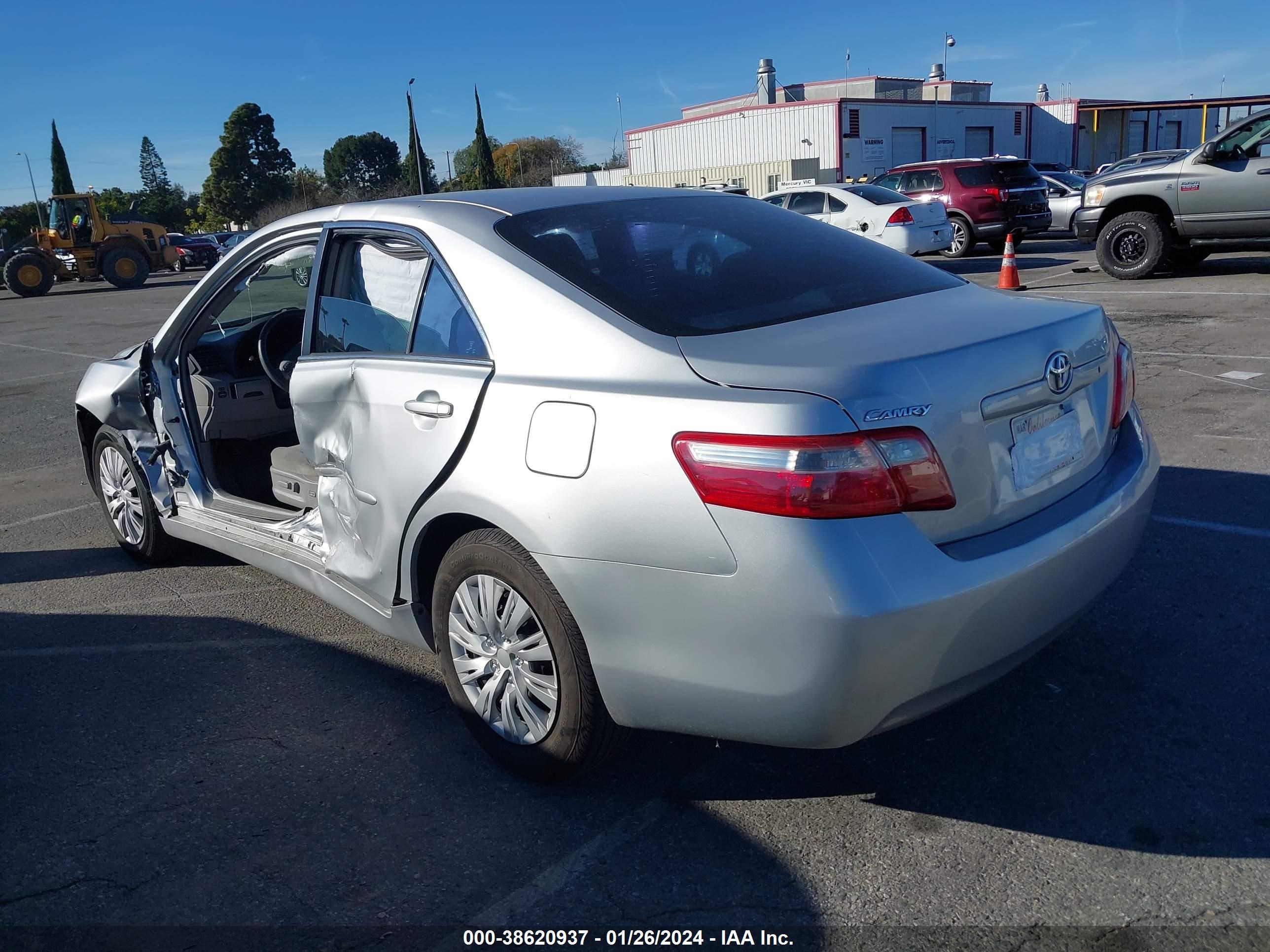 Photo 2 VIN: 4T1BE46K38U255266 - TOYOTA CAMRY 