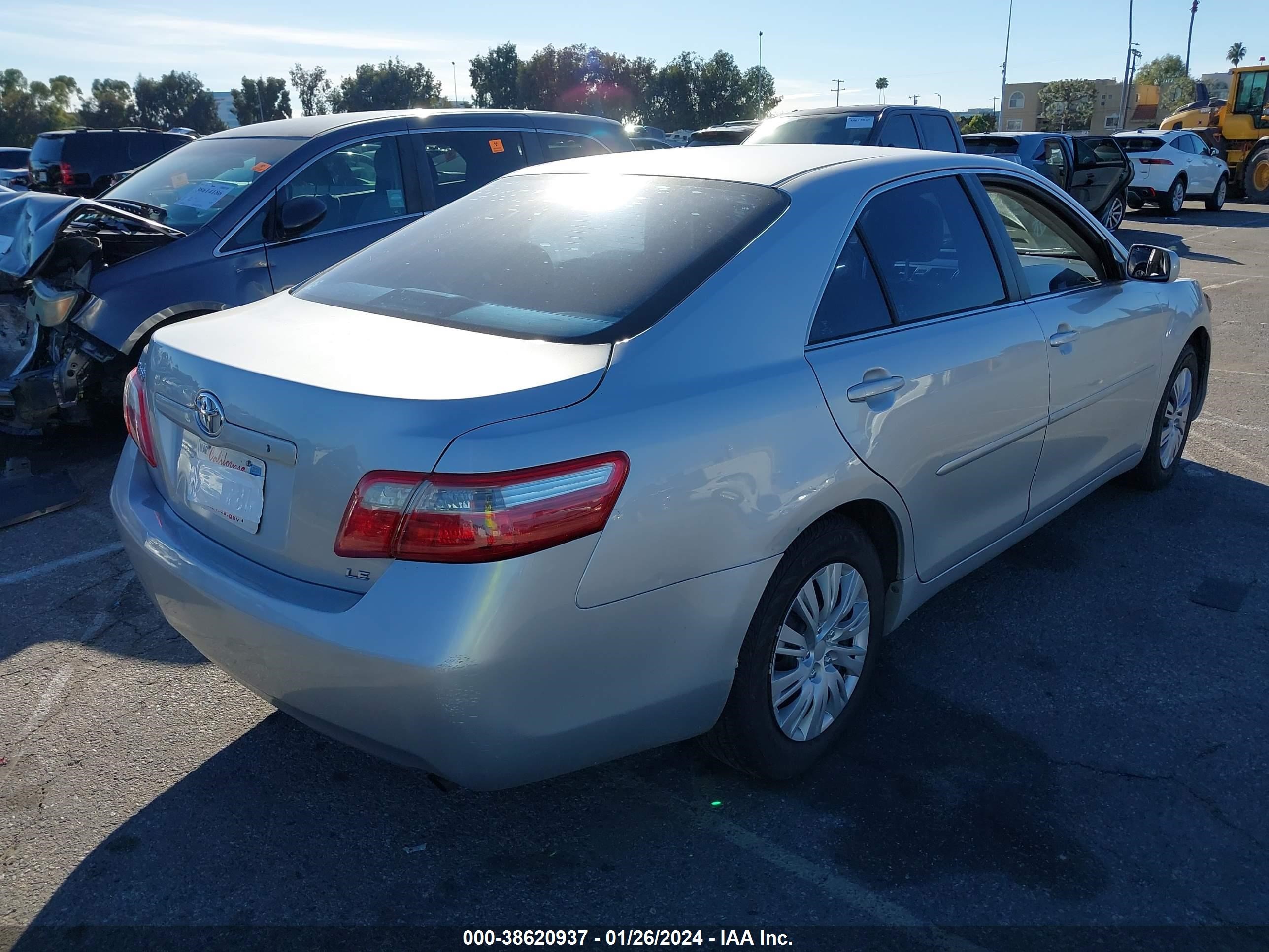 Photo 3 VIN: 4T1BE46K38U255266 - TOYOTA CAMRY 