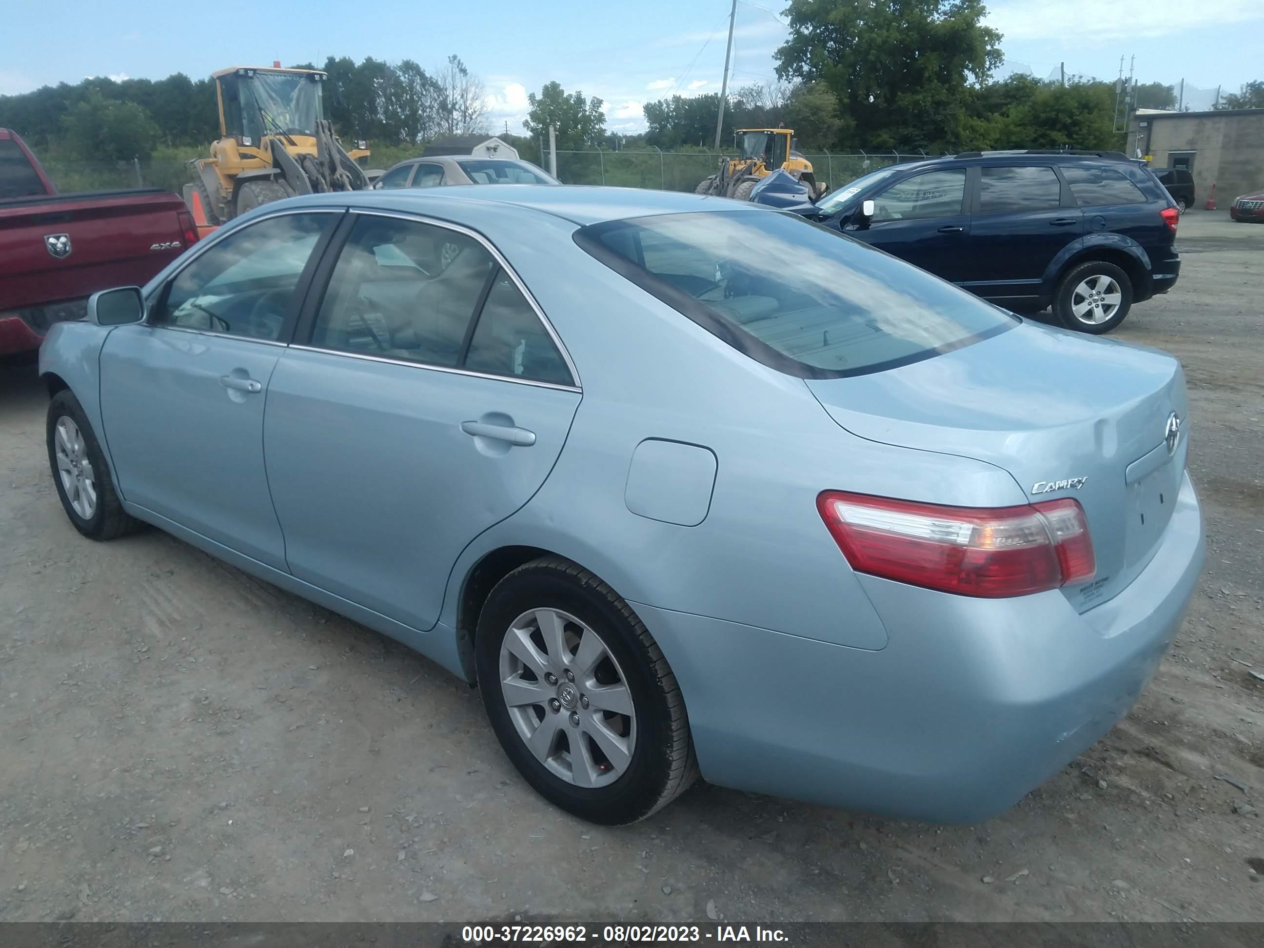 Photo 2 VIN: 4T1BE46K38U732701 - TOYOTA CAMRY 