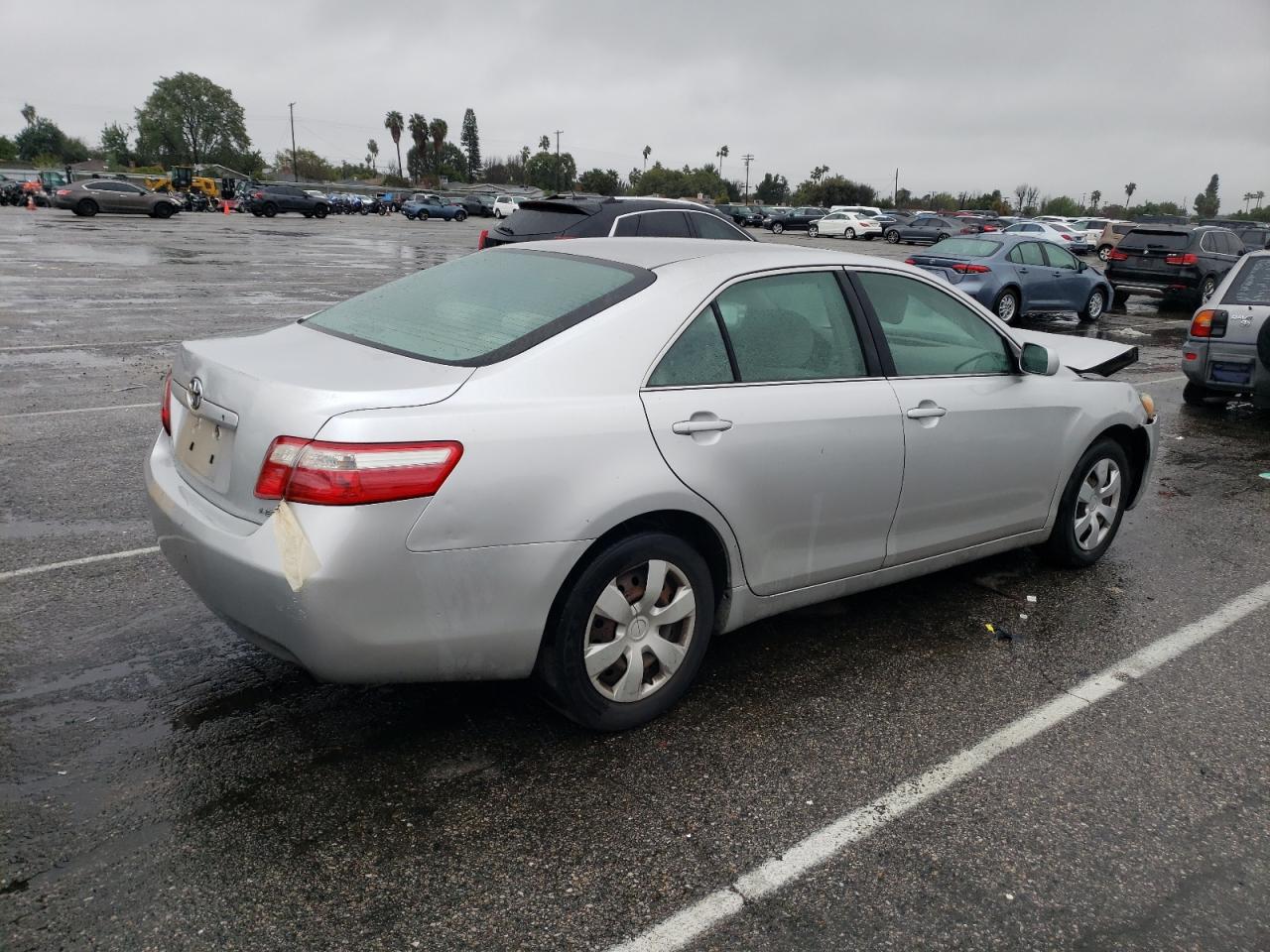 Photo 2 VIN: 4T1BE46K38U769215 - TOYOTA CAMRY 