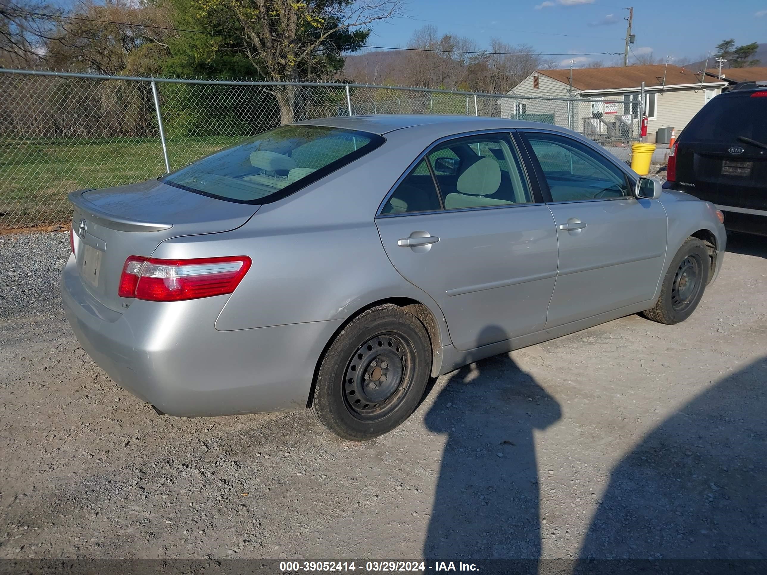 Photo 3 VIN: 4T1BE46K39U407502 - TOYOTA CAMRY 