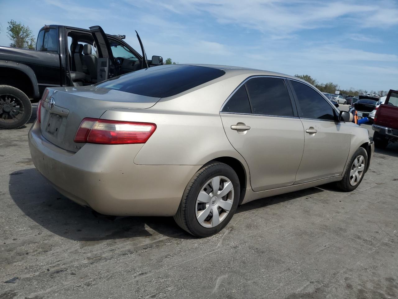 Photo 2 VIN: 4T1BE46K47U522977 - TOYOTA CAMRY 