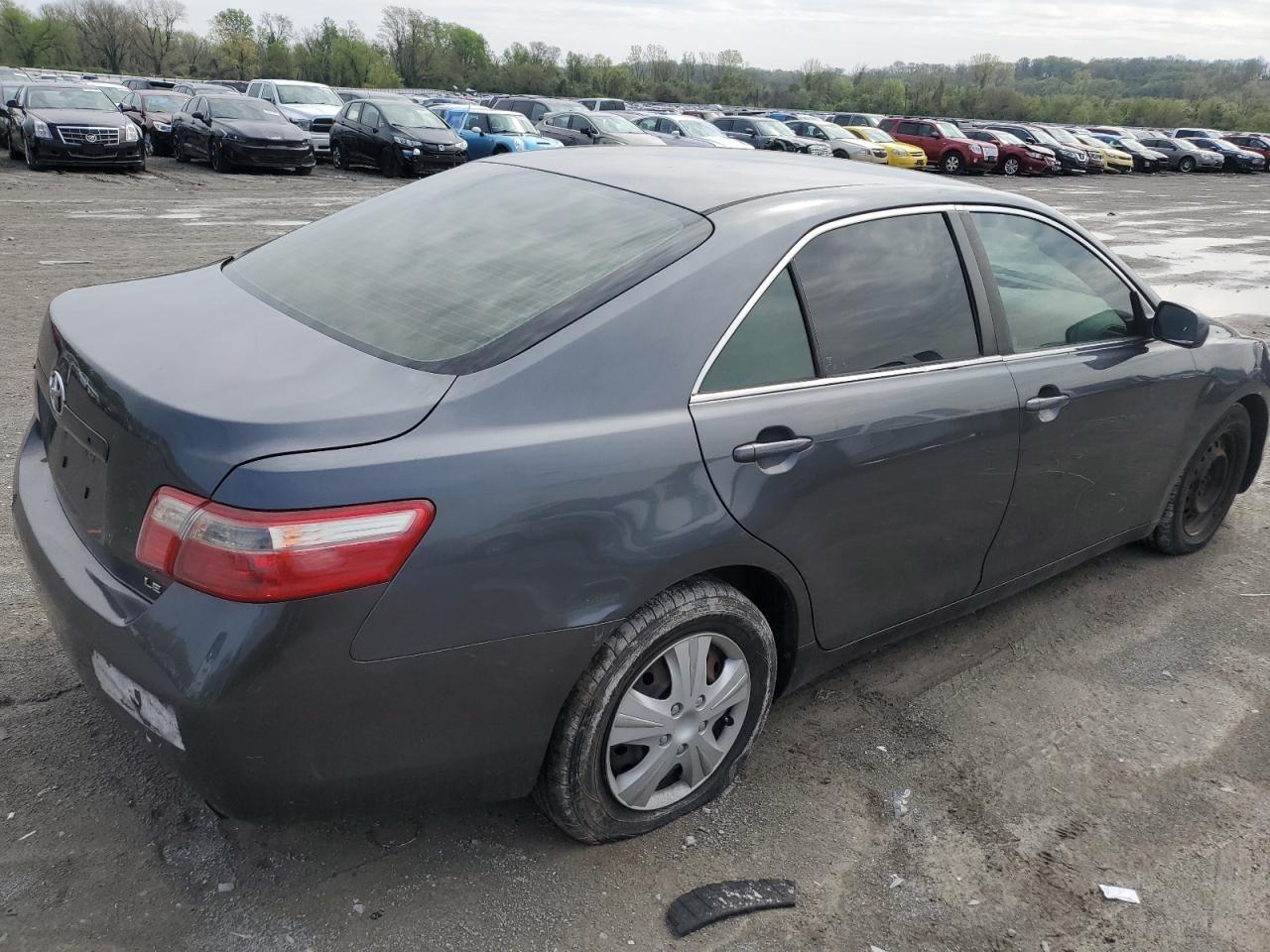 Photo 2 VIN: 4T1BE46K47U567983 - TOYOTA CAMRY 