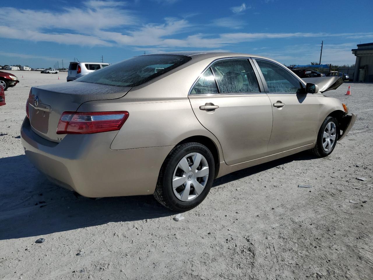 Photo 2 VIN: 4T1BE46K47U716523 - TOYOTA CAMRY 