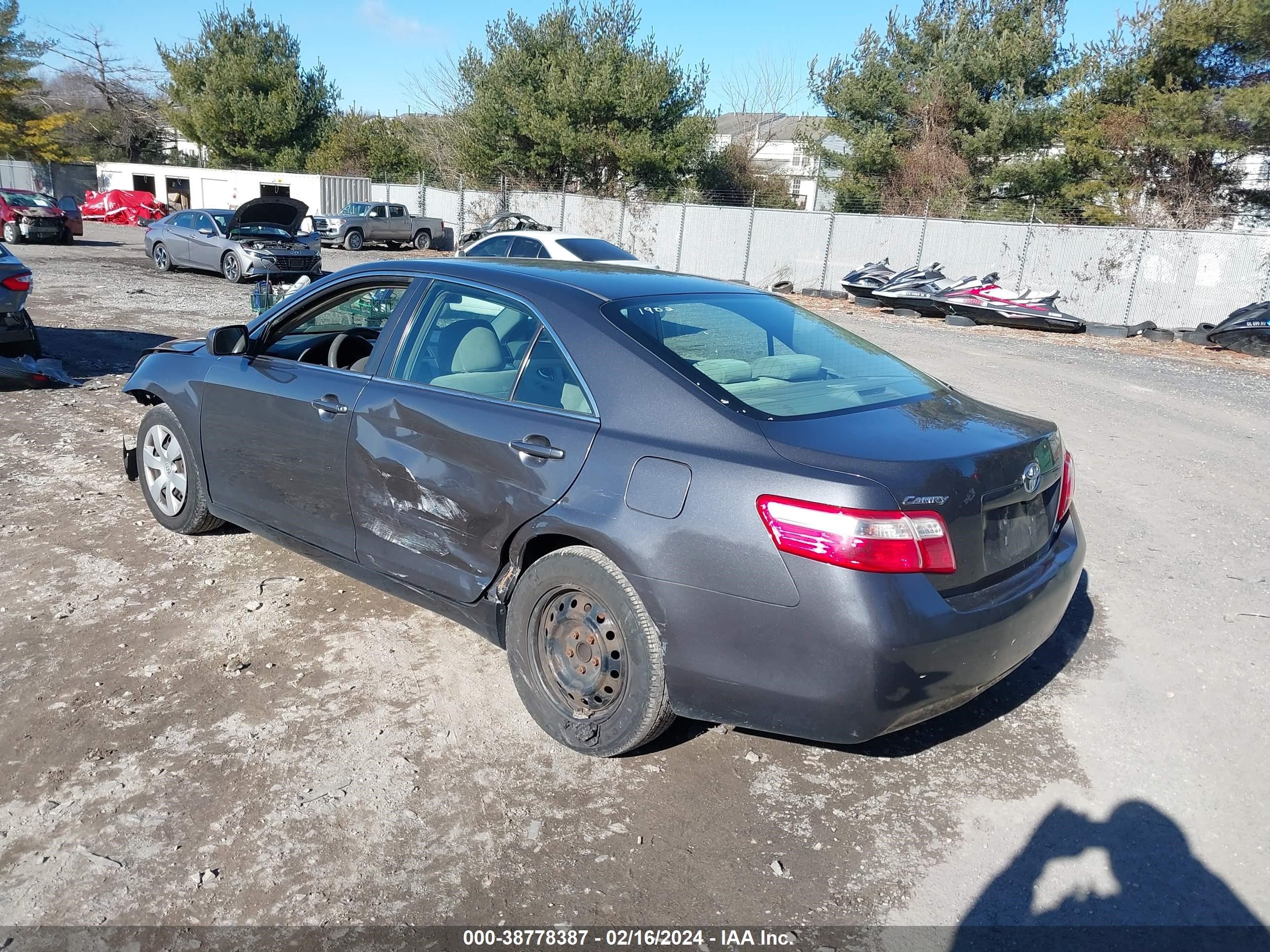 Photo 2 VIN: 4T1BE46K49U360092 - TOYOTA CAMRY 