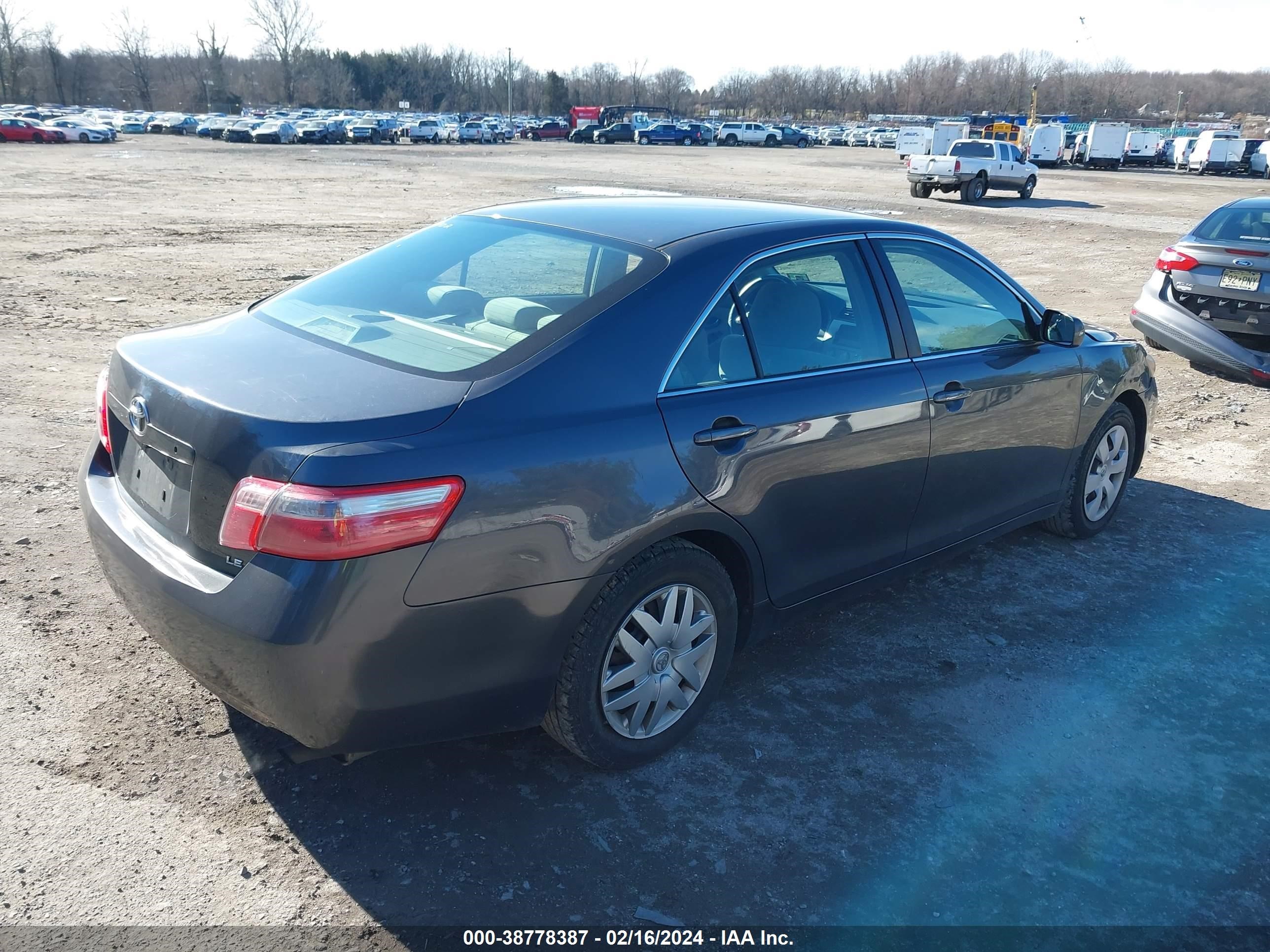 Photo 3 VIN: 4T1BE46K49U360092 - TOYOTA CAMRY 