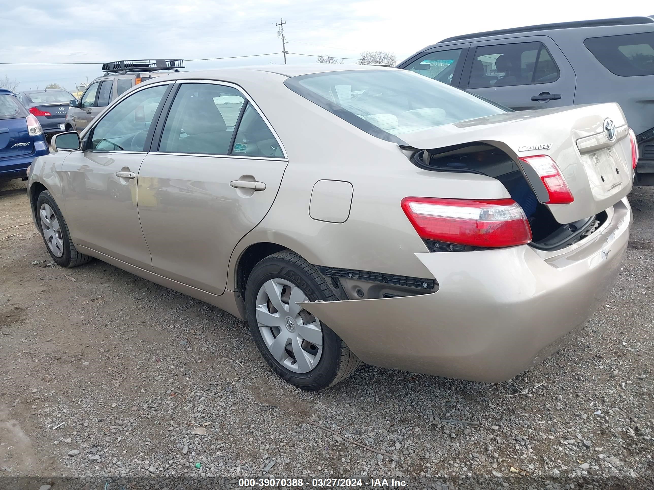 Photo 2 VIN: 4T1BE46K49U841637 - TOYOTA CAMRY 