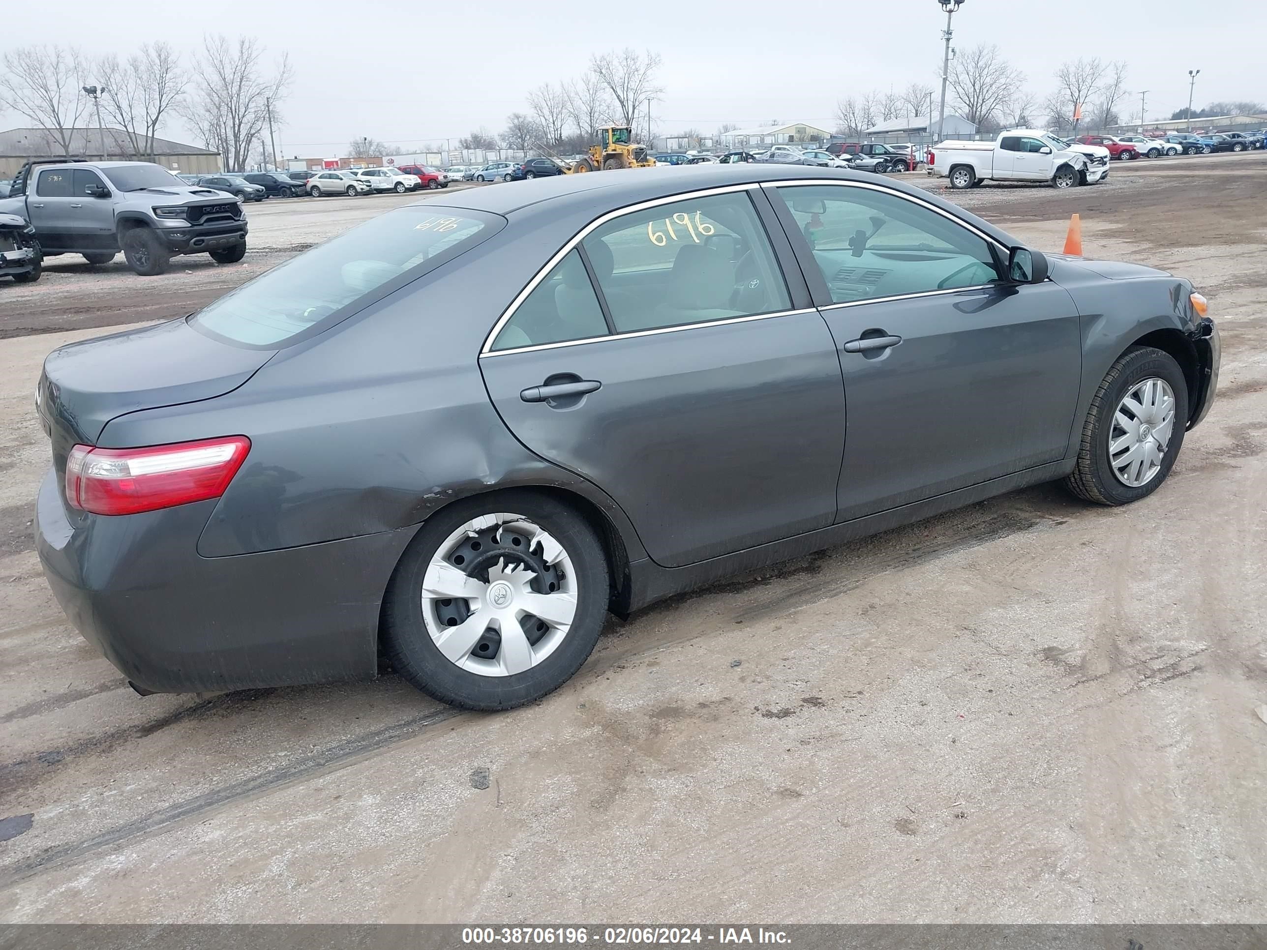 Photo 3 VIN: 4T1BE46K57U037540 - TOYOTA CAMRY 