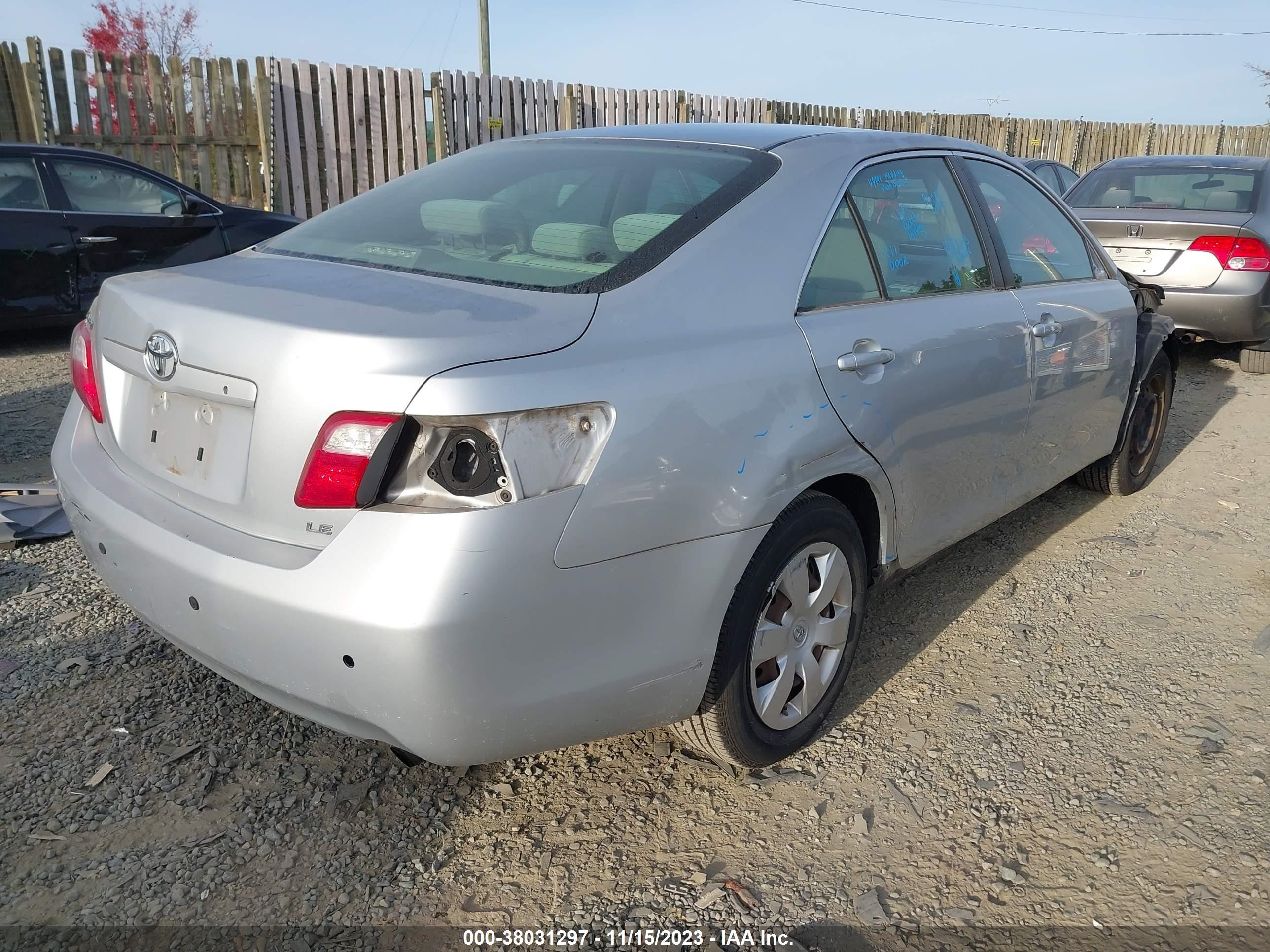 Photo 3 VIN: 4T1BE46K57U044973 - TOYOTA CAMRY 