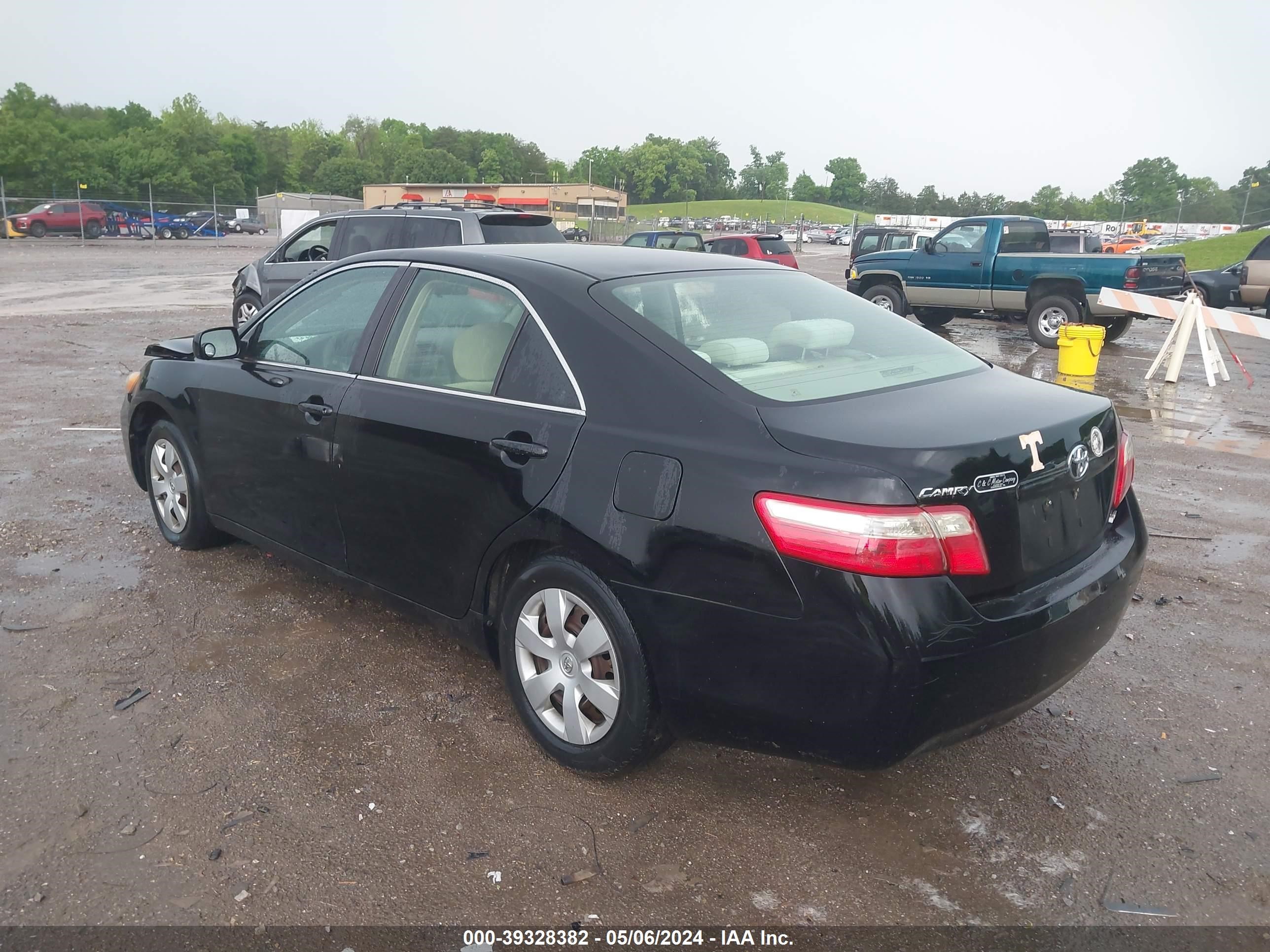 Photo 2 VIN: 4T1BE46K57U052457 - TOYOTA CAMRY 