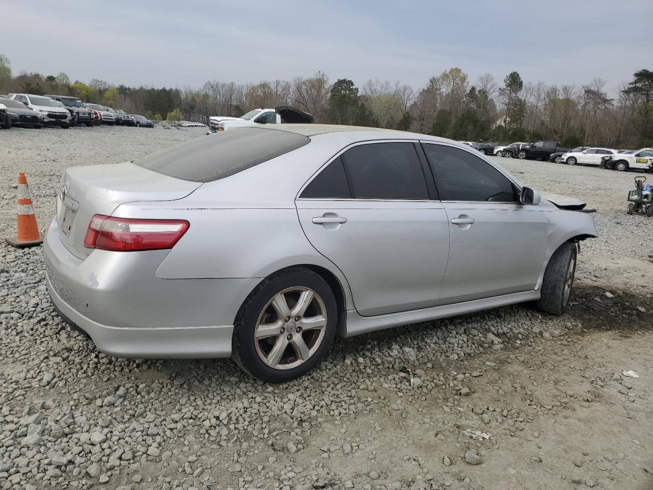 Photo 2 VIN: 4T1BE46K57U058033 - TOYOTA CAMRY 