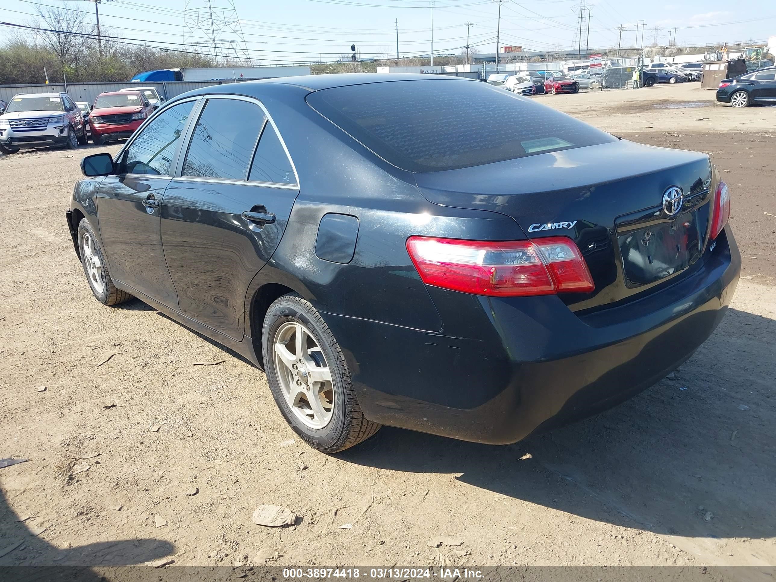 Photo 2 VIN: 4T1BE46K57U075656 - TOYOTA CAMRY 