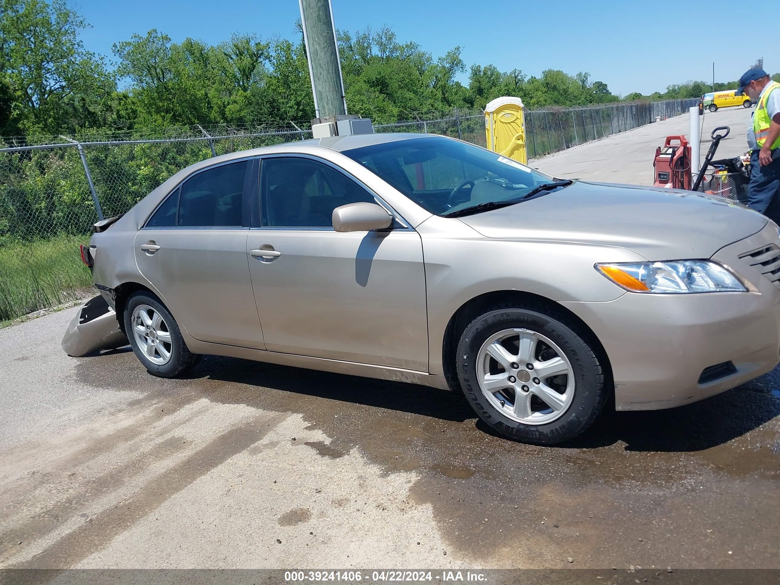 Photo 12 VIN: 4T1BE46K57U142630 - TOYOTA CAMRY 