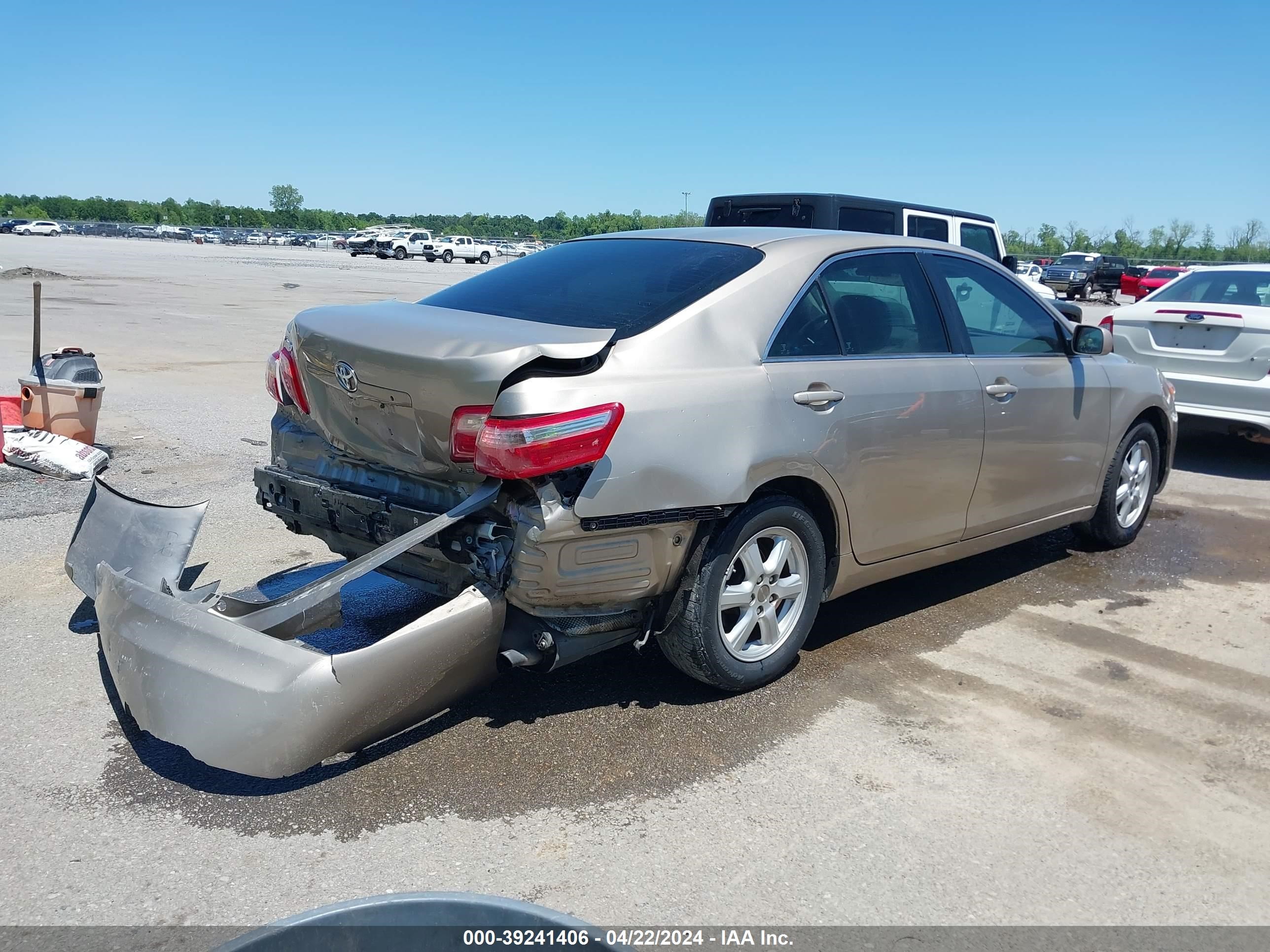 Photo 3 VIN: 4T1BE46K57U142630 - TOYOTA CAMRY 