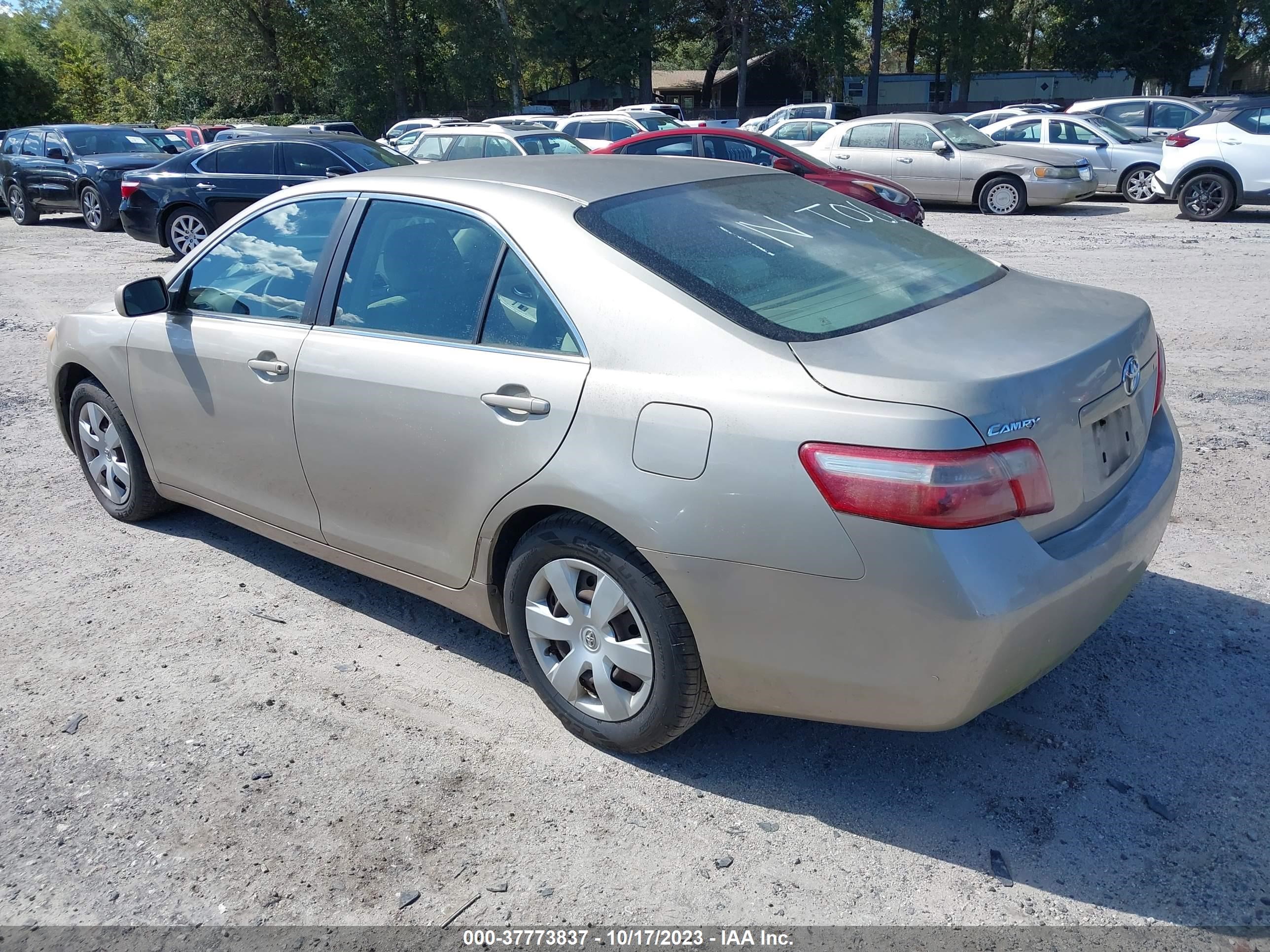 Photo 2 VIN: 4T1BE46K57U181007 - TOYOTA CAMRY 