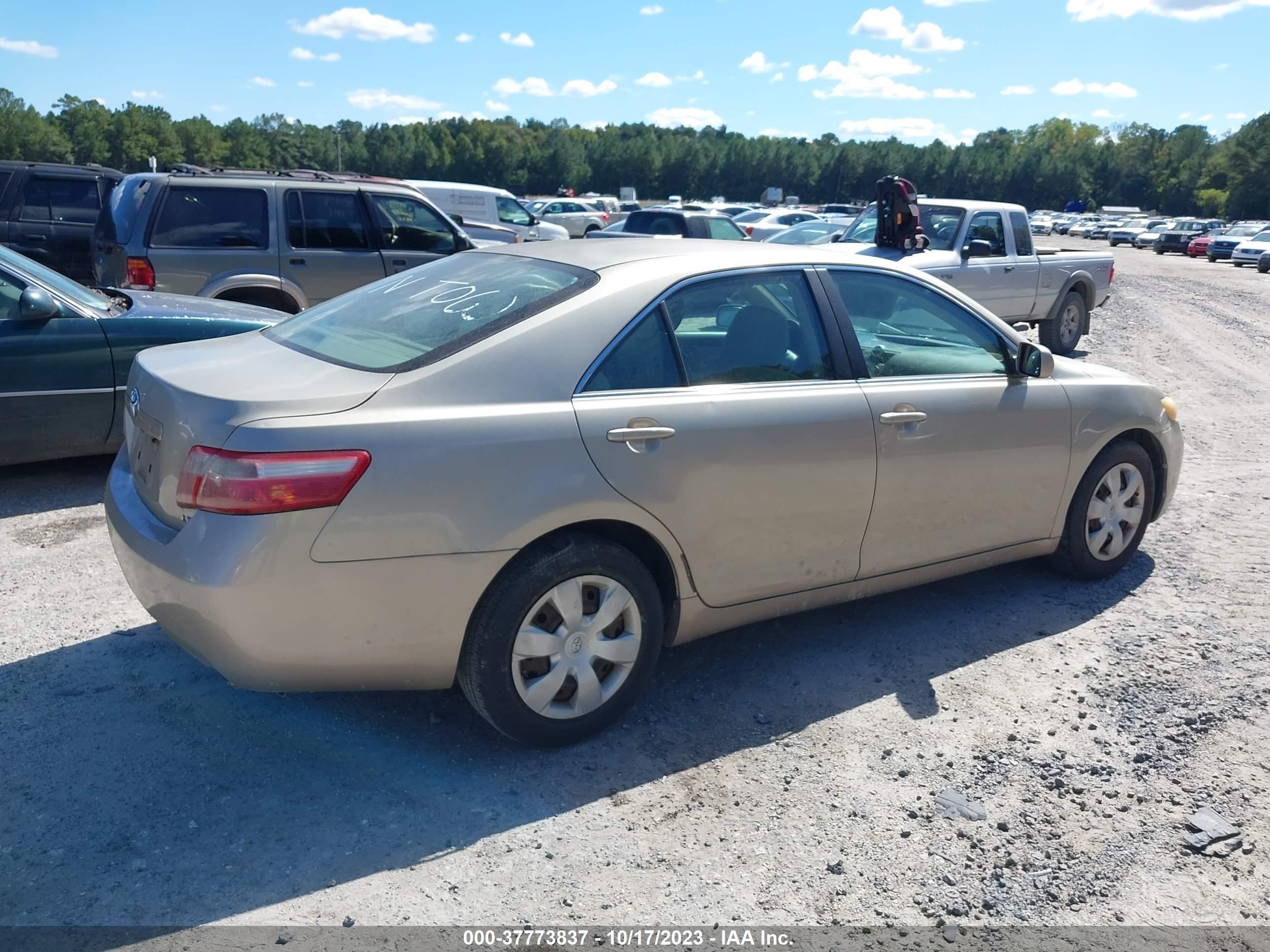 Photo 3 VIN: 4T1BE46K57U181007 - TOYOTA CAMRY 