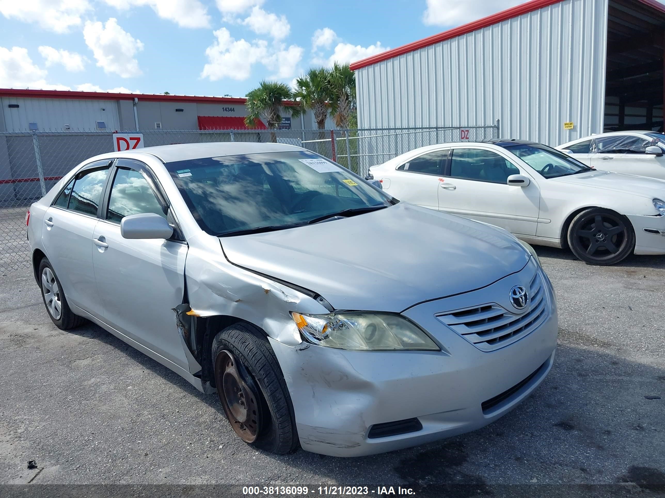 Photo 0 VIN: 4T1BE46K57U569970 - TOYOTA CAMRY 