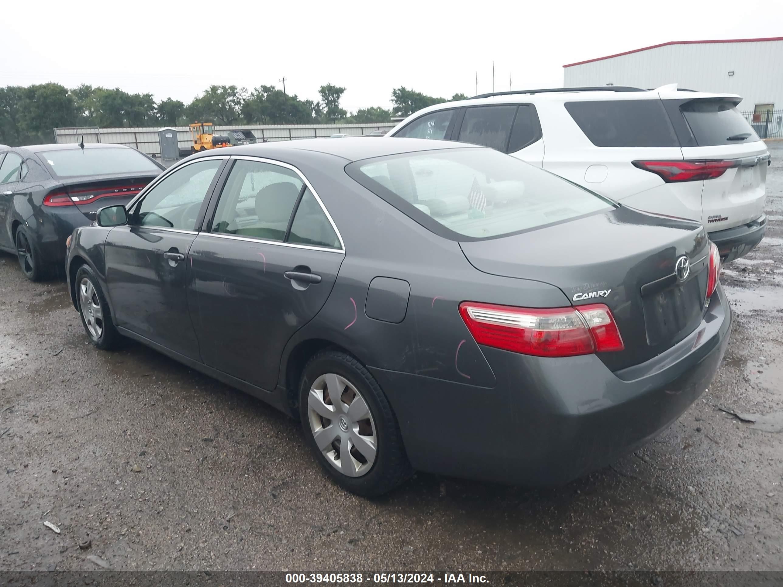 Photo 2 VIN: 4T1BE46K57U577812 - TOYOTA CAMRY 