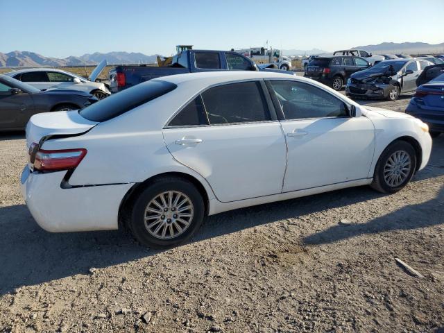 Photo 2 VIN: 4T1BE46K57U601882 - TOYOTA CAMRY LE 