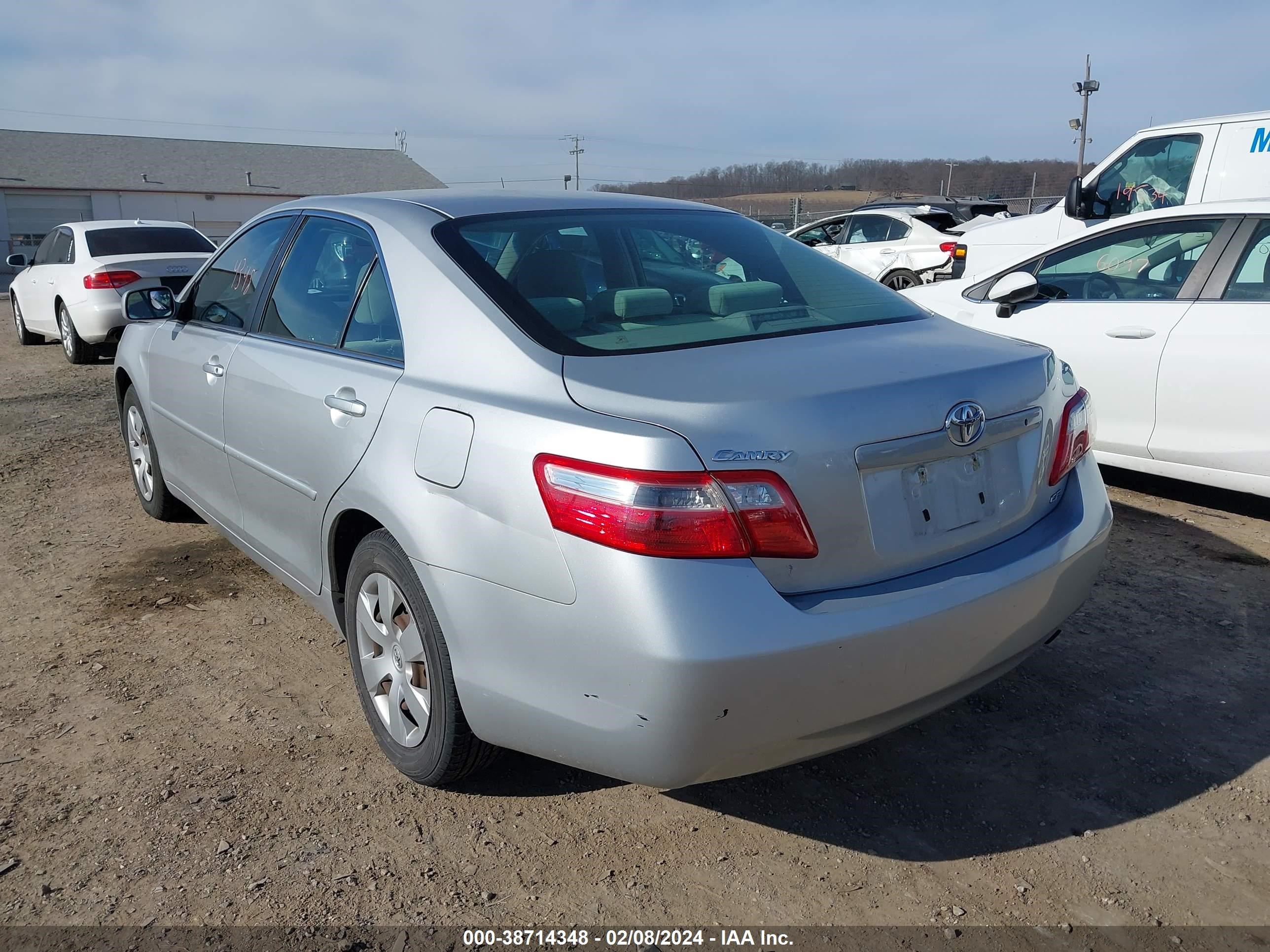 Photo 2 VIN: 4T1BE46K57U684522 - TOYOTA CAMRY 