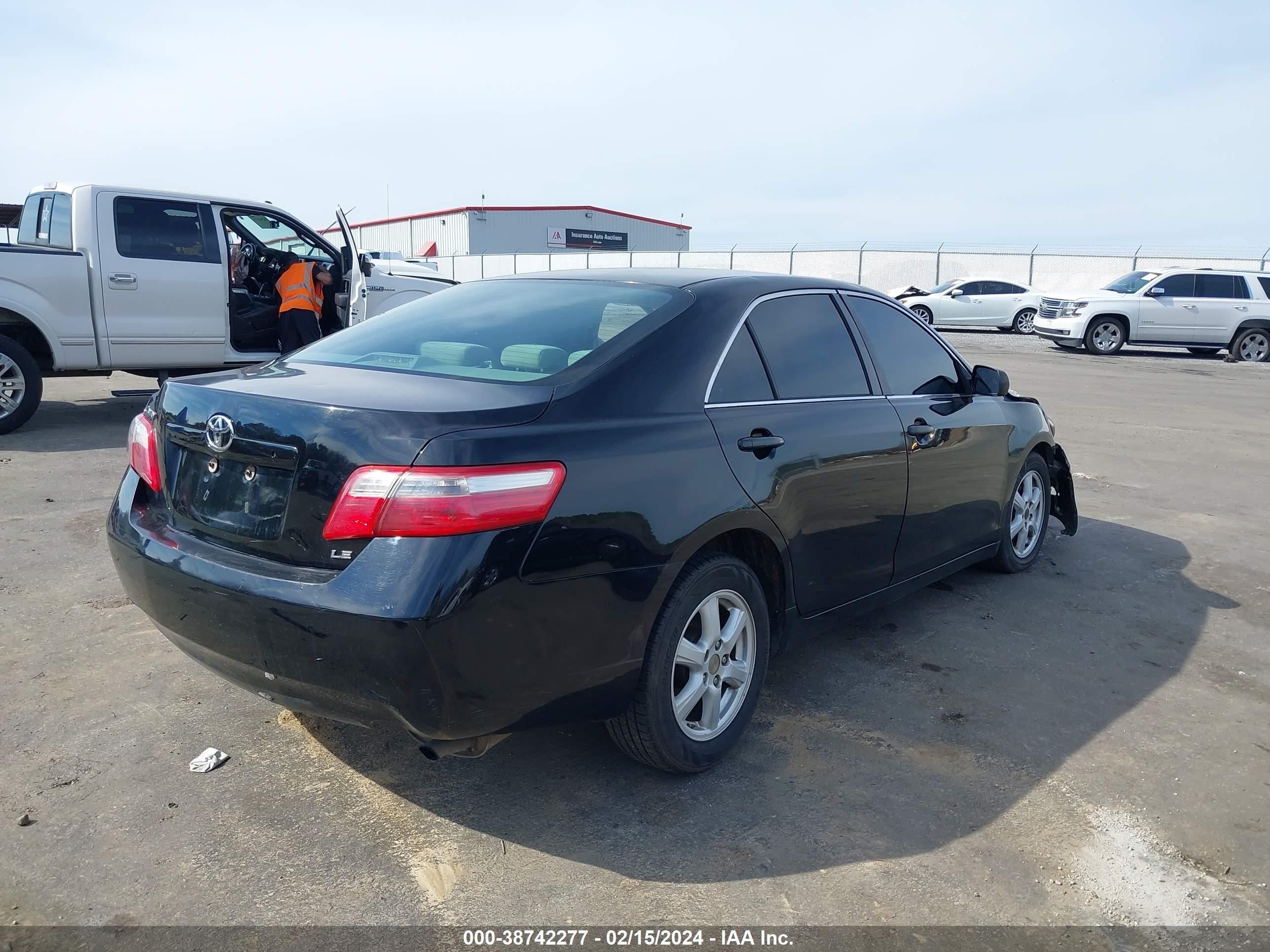 Photo 3 VIN: 4T1BE46K58U249257 - TOYOTA CAMRY 