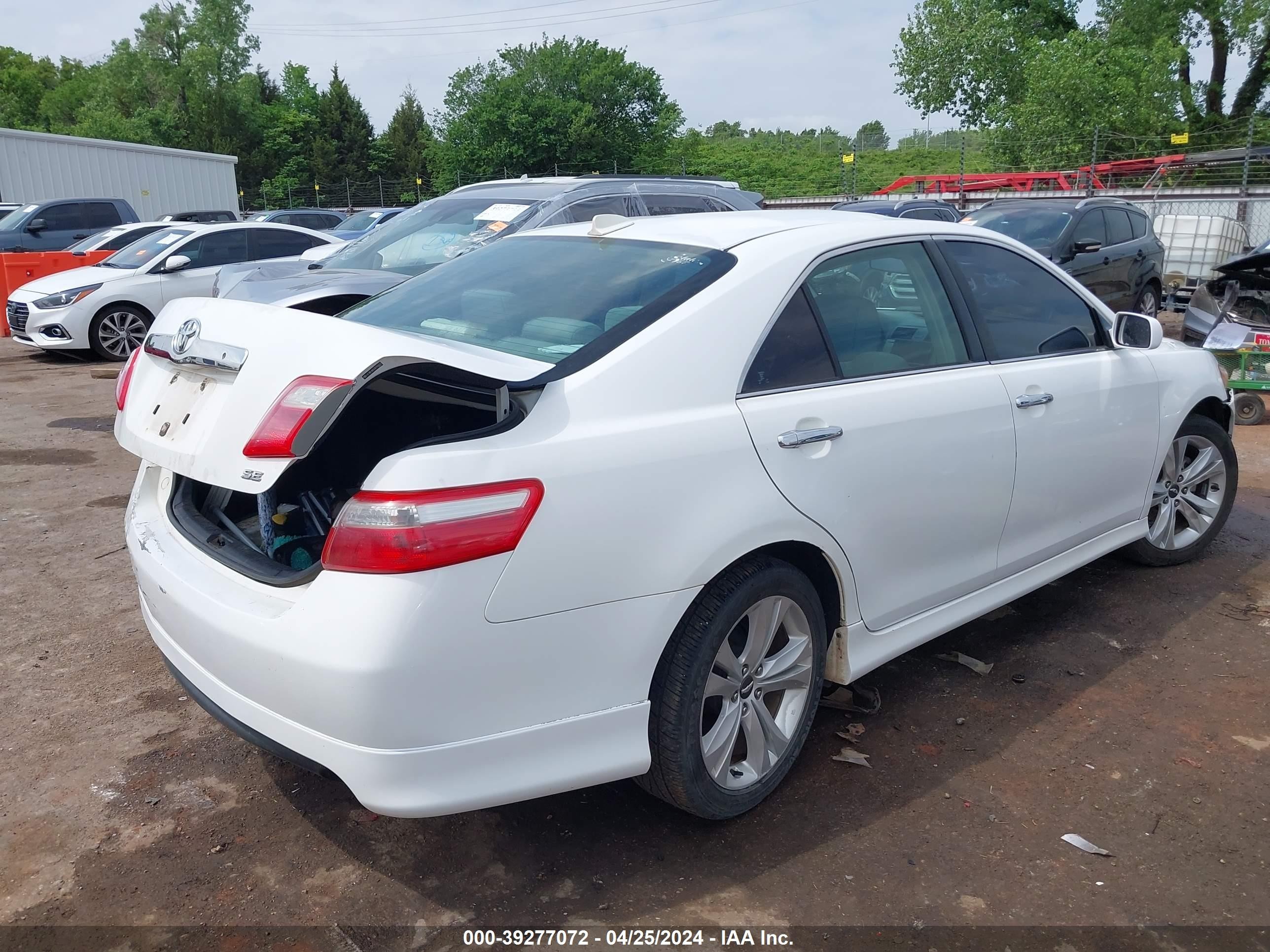 Photo 3 VIN: 4T1BE46K58U769605 - TOYOTA CAMRY 