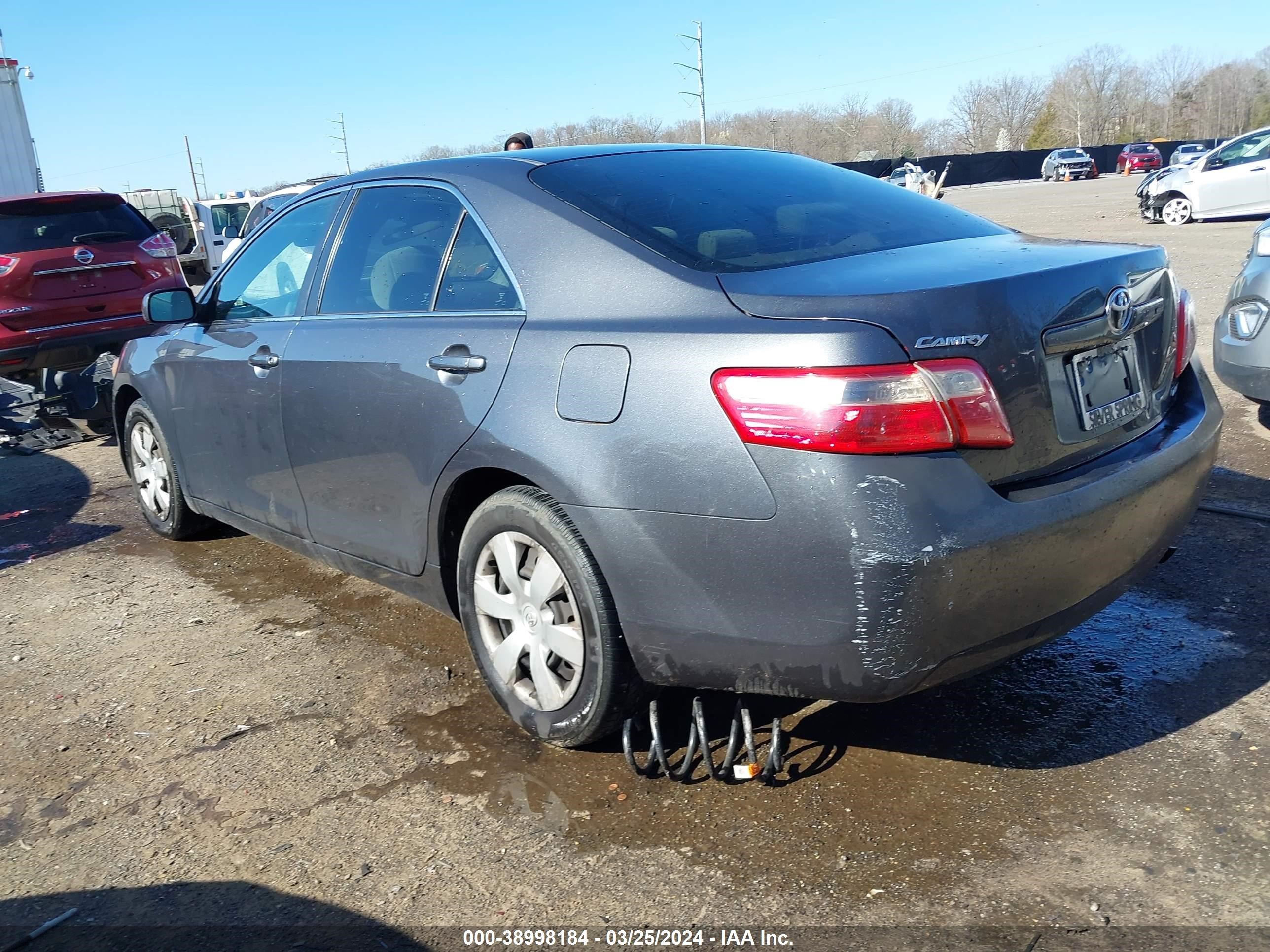 Photo 2 VIN: 4T1BE46K67U107854 - TOYOTA CAMRY 