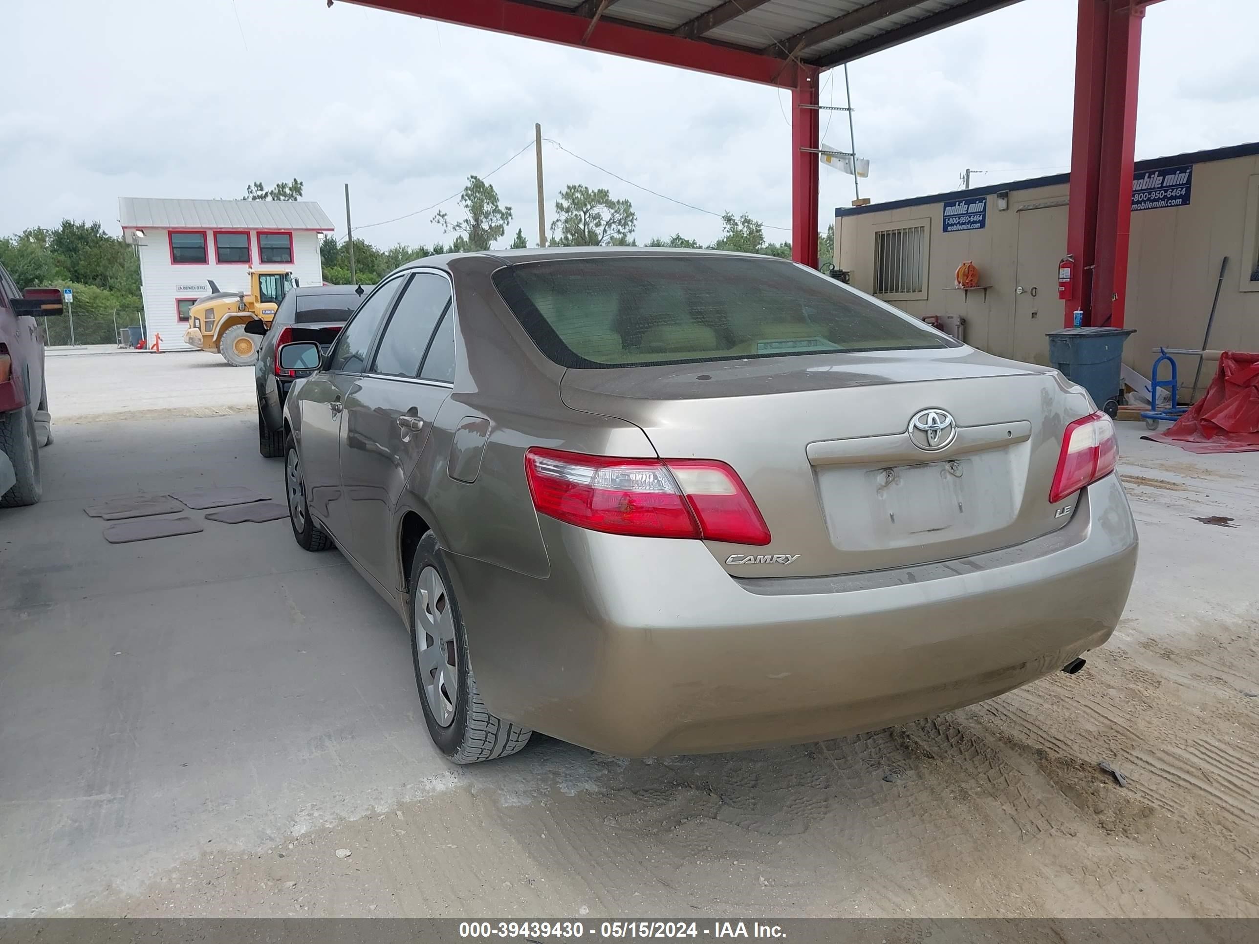 Photo 2 VIN: 4T1BE46K67U627763 - TOYOTA CAMRY 